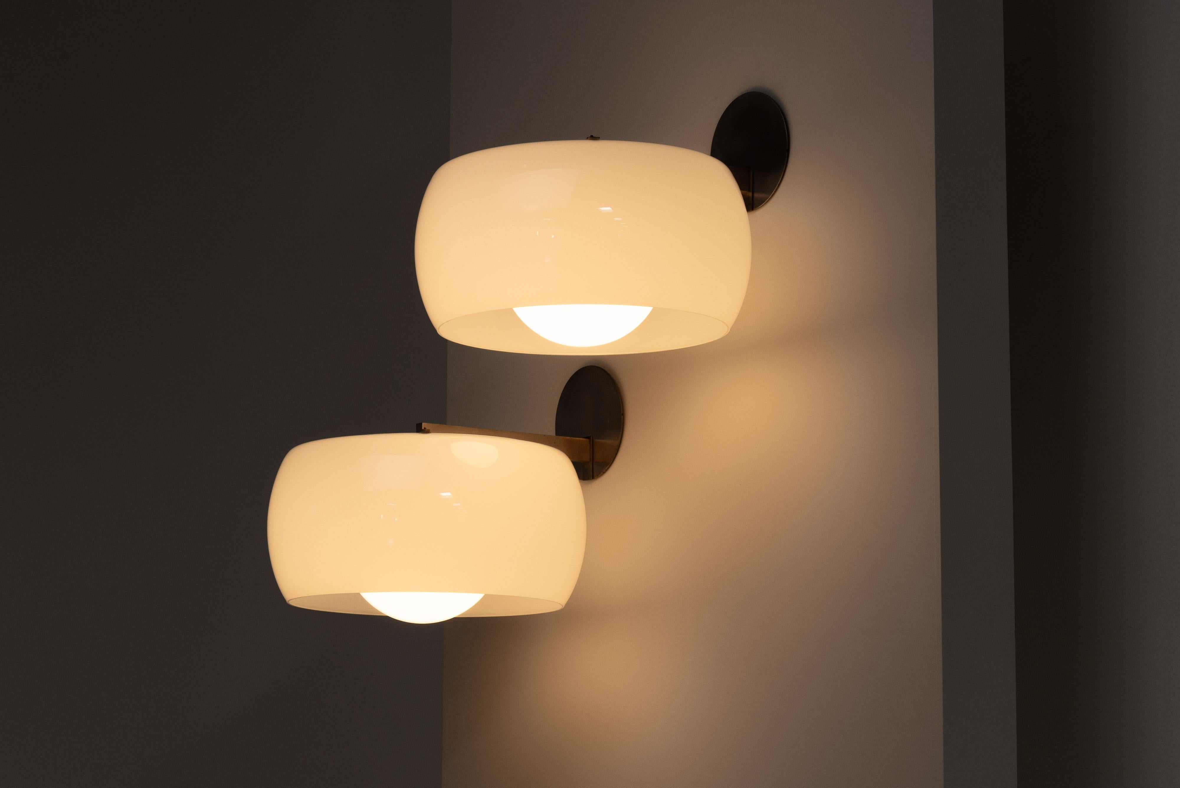 Milieu du XXe siècle Lampes murales Clinio de Vico Magistretti, Artemide, Italie 1967 en vente