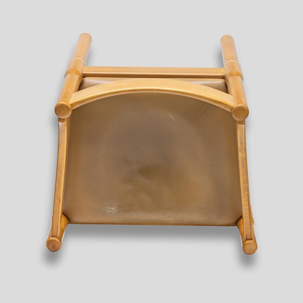 Vico Magistretti Design bureau et chaise vintage en bois d'érable clair, couleur italienne en vente 3