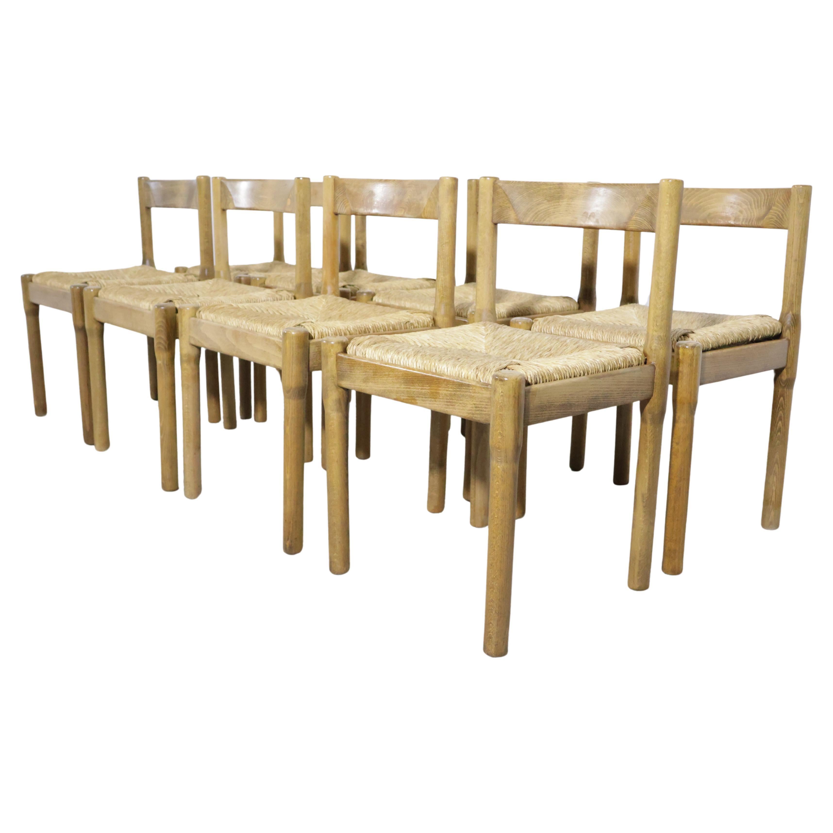 Vico Magistretti 'Carimate' dining chairs produced by Mario Luigi Comi 1960s  For Sale