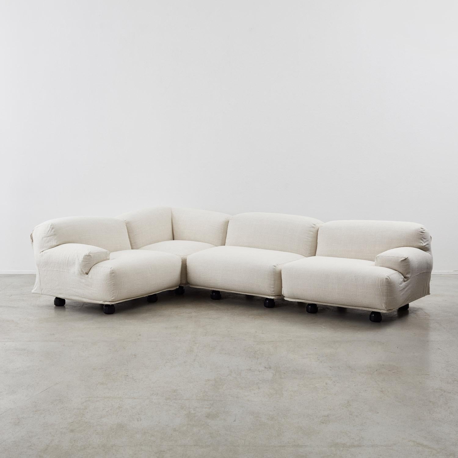 Vico Magistretti Fiandra corner modular sofa for Cassina, Italy, 1975 In Excellent Condition In London, GB