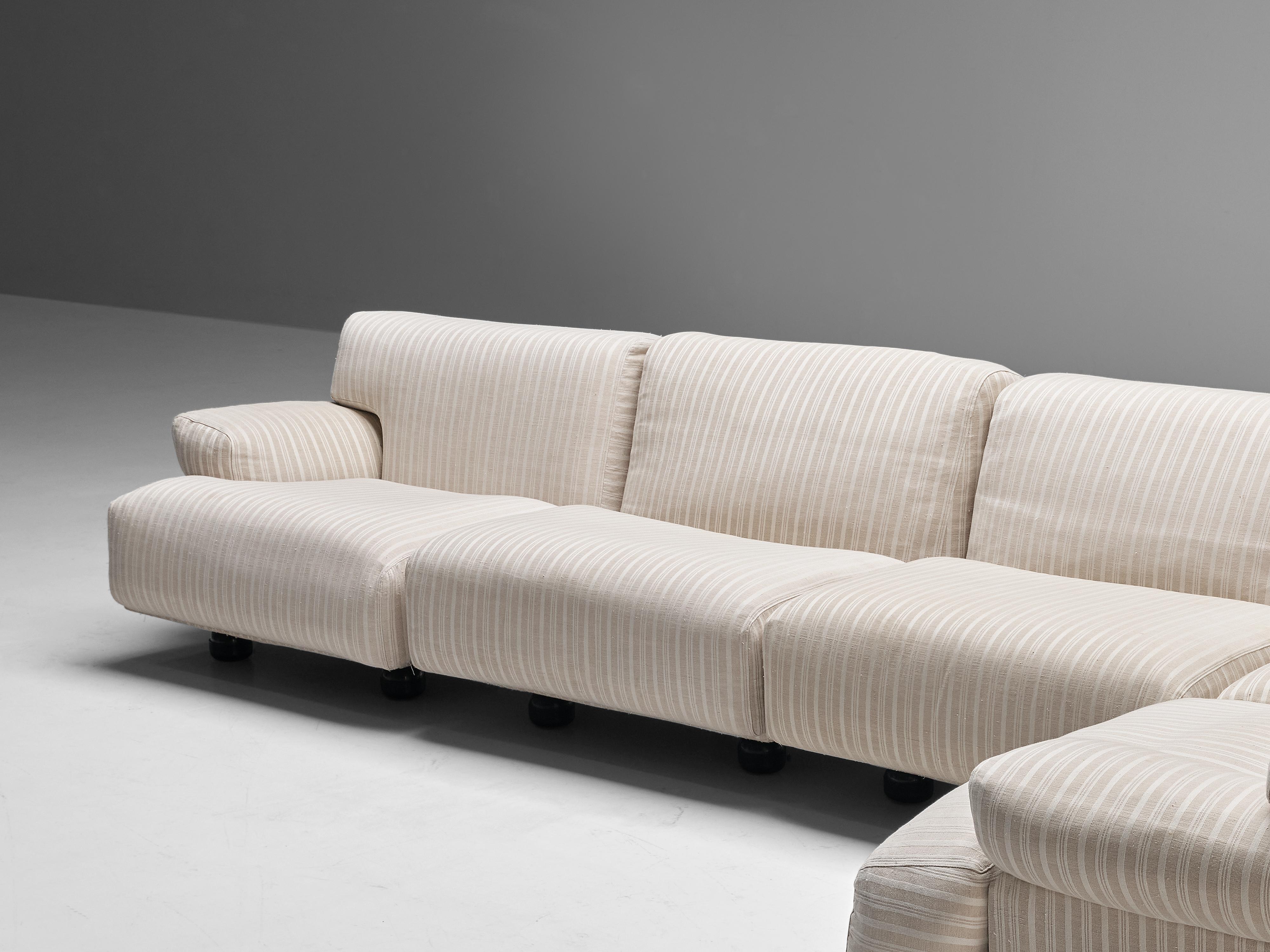 Vico Magistretti ‘Fiandra’ Sectional Sofa in Striped Upholstery In Good Condition In Waalwijk, NL