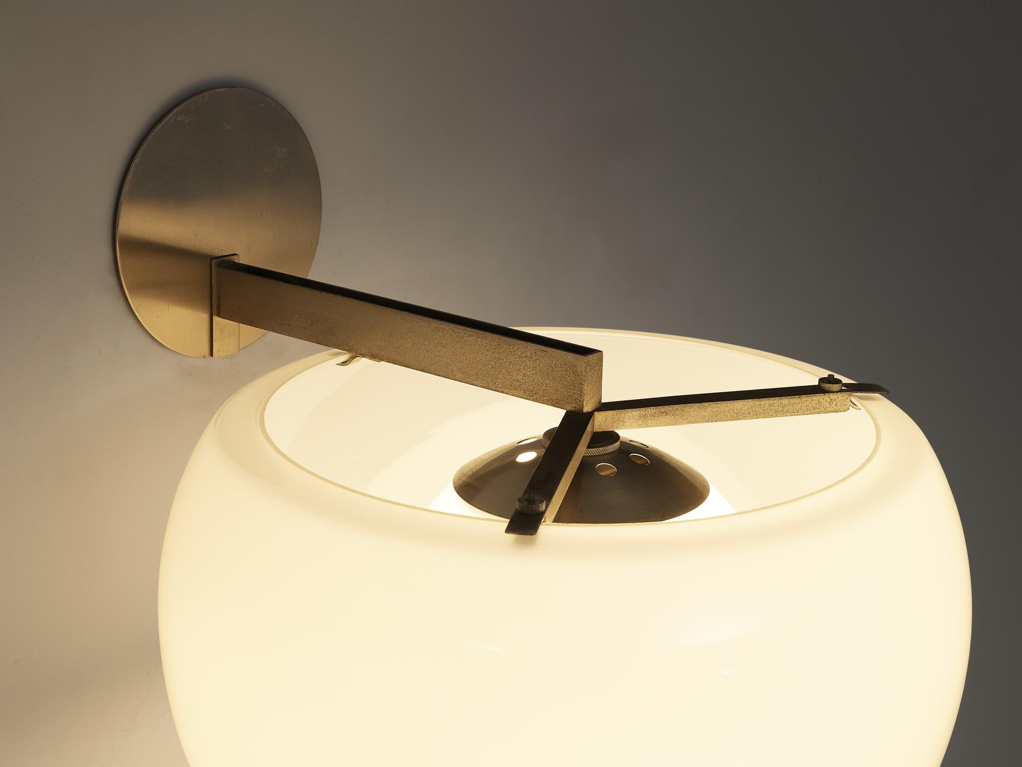 Vico Magistretti para Artemide Clinio Apliques de cristal en venta 1