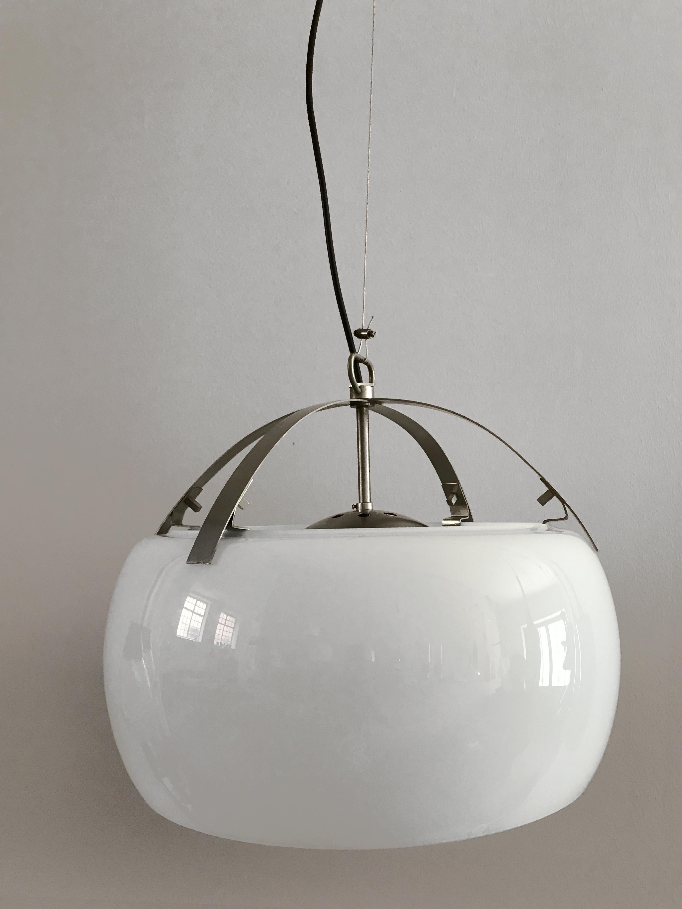 Italian Mid-Century Modern pendant lamp model Omega designed by Vico Magistretti for Artemide in 1961, adjustable height, matte nickel-plated brass, opal glass.
White glass diffuser height 25 cm

Please note that the lamp is original of the