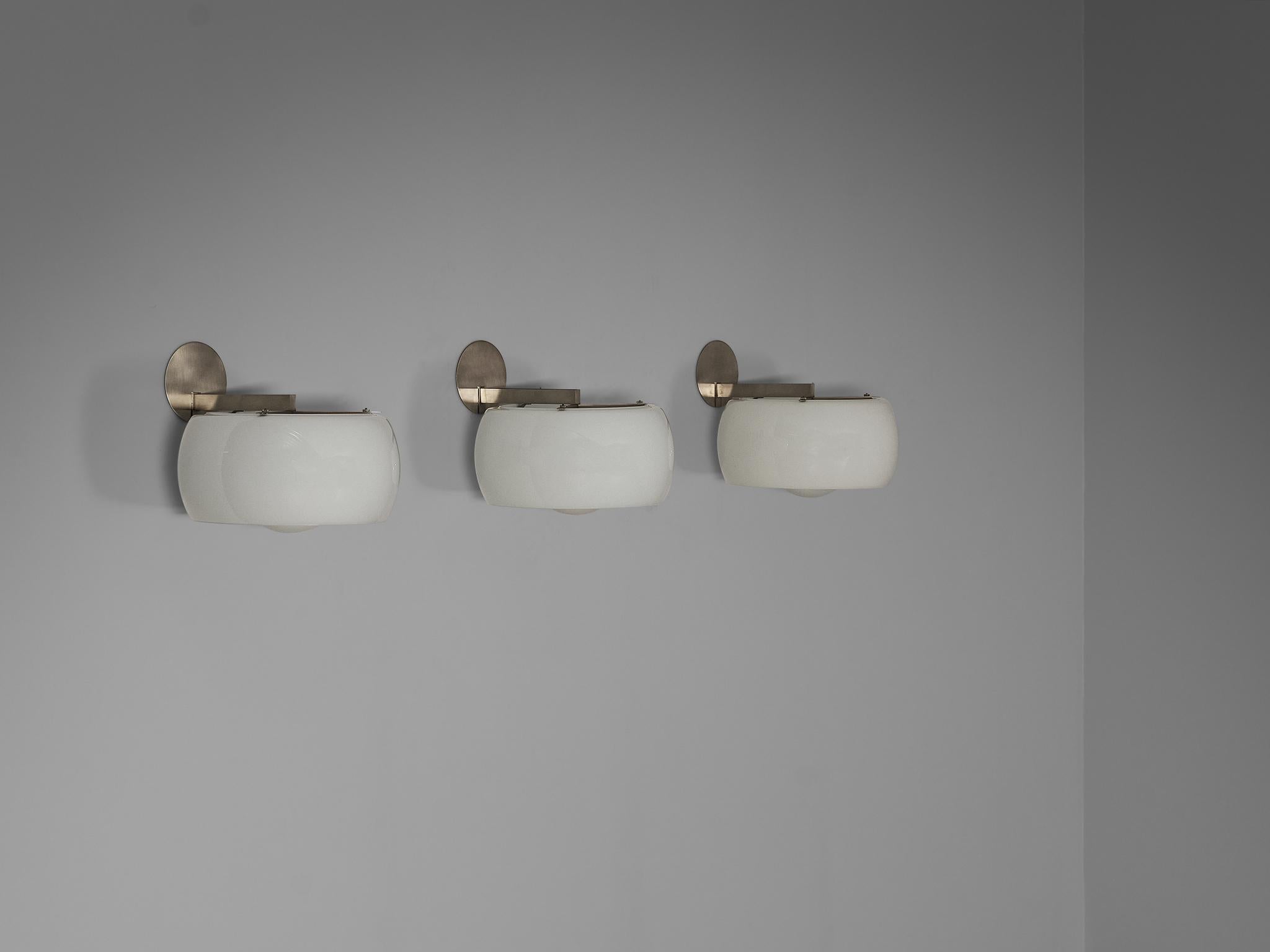Vico Magistretti for Artemide Clinio Wall Lights in Glass & Nickel-plated Brass For Sale 7