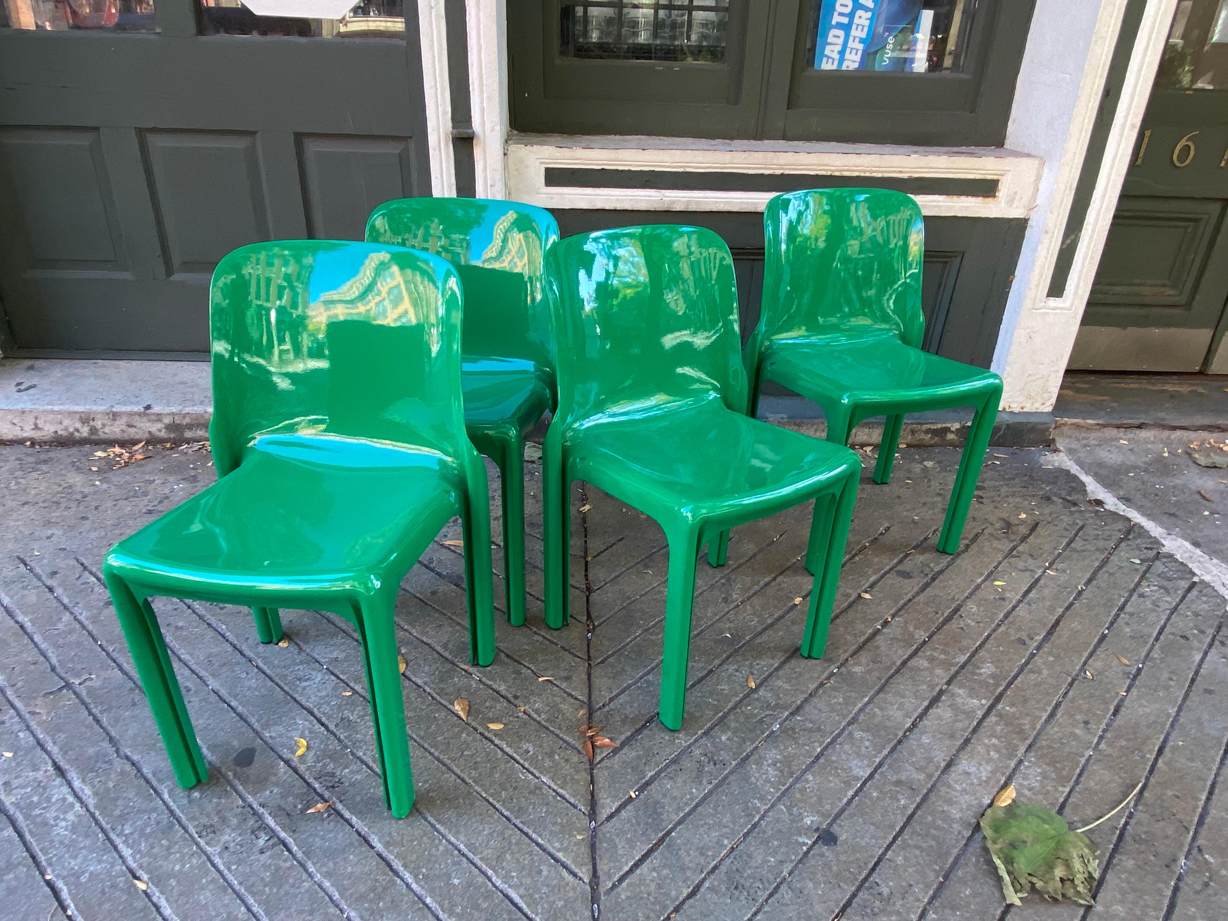 Vico Magistretti for Artemide Selene Stacking Chairs 2