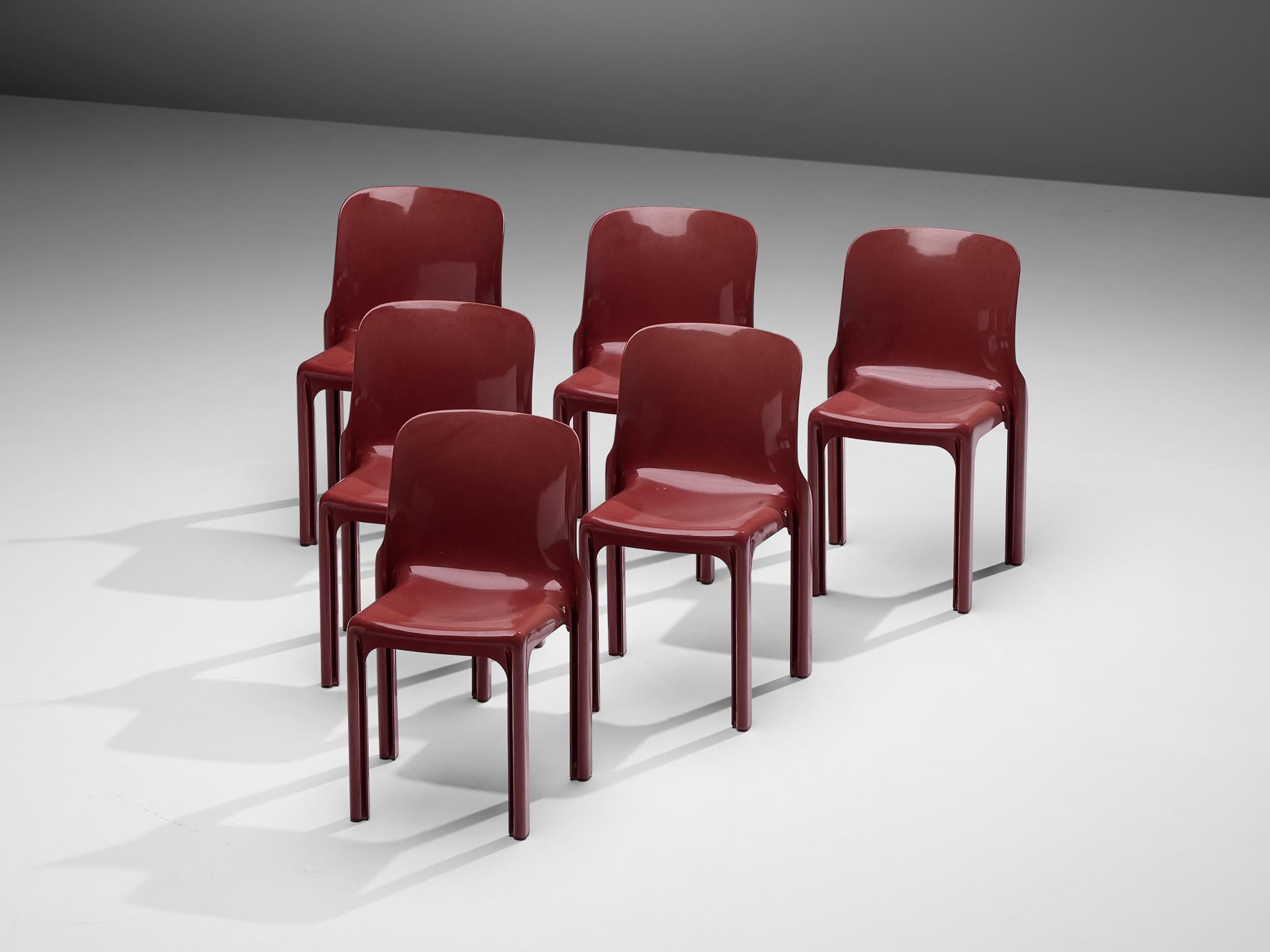 Vico Magistretti for Artemide Set of Six Dining Chairs 'Selene' in Red Fiberglas 3