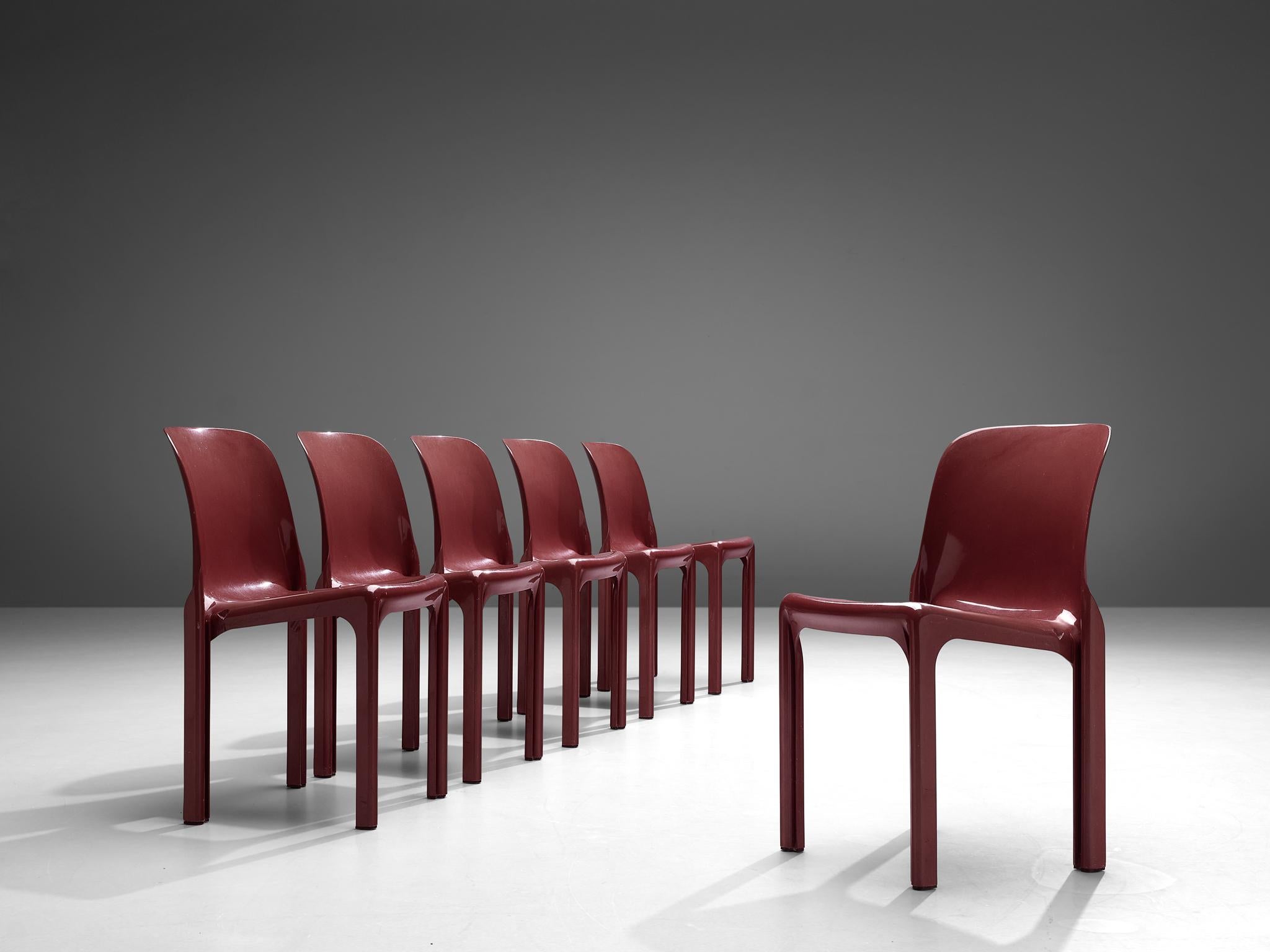 Vico Magistretti for Artemide Set of Six Dining Chairs 'Selene' in Red Fiberglas 6