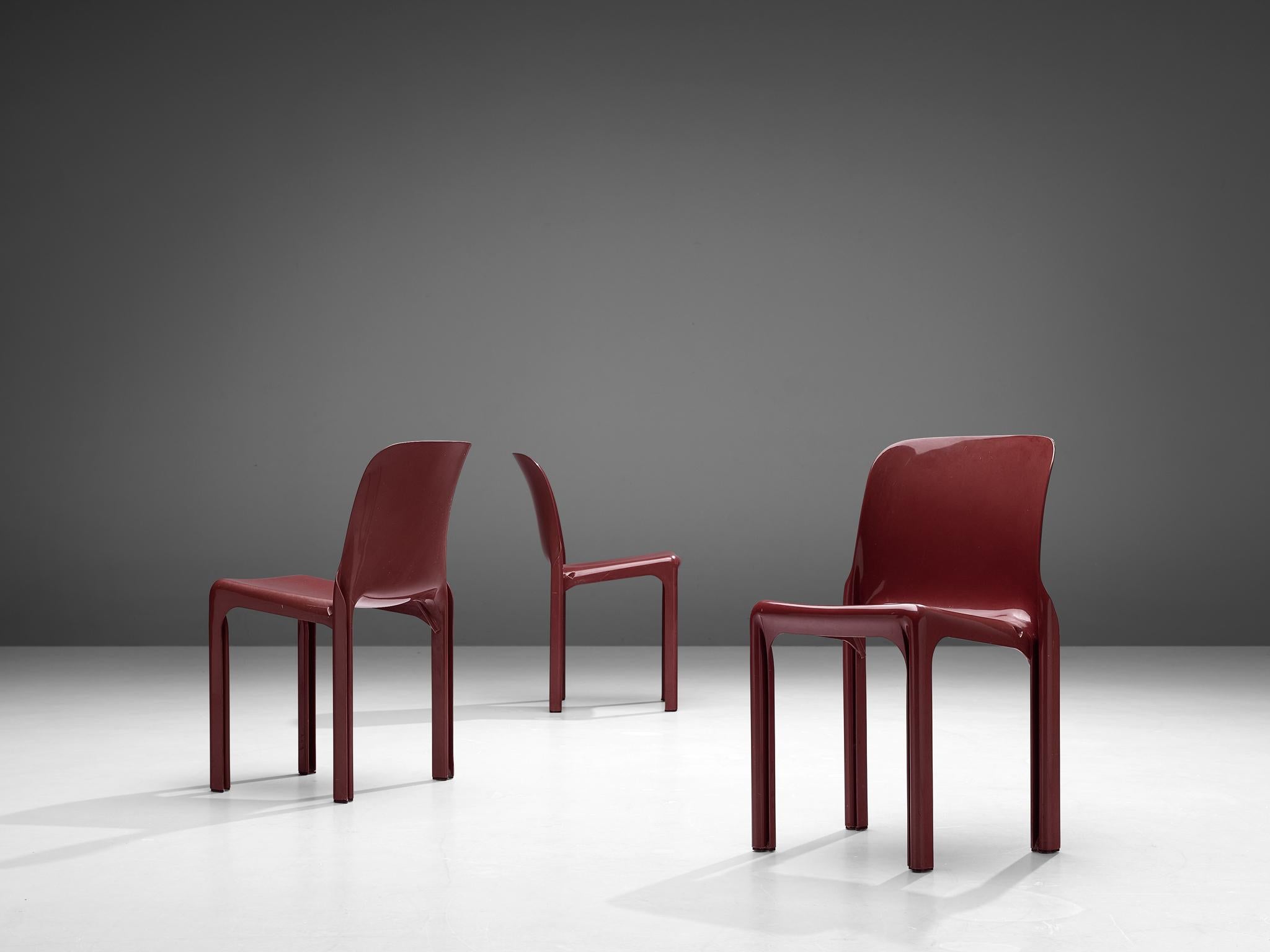 Mid-Century Modern Vico Magistretti for Artemide Set of Six Dining Chairs 'Selene' in Red Fiberglas