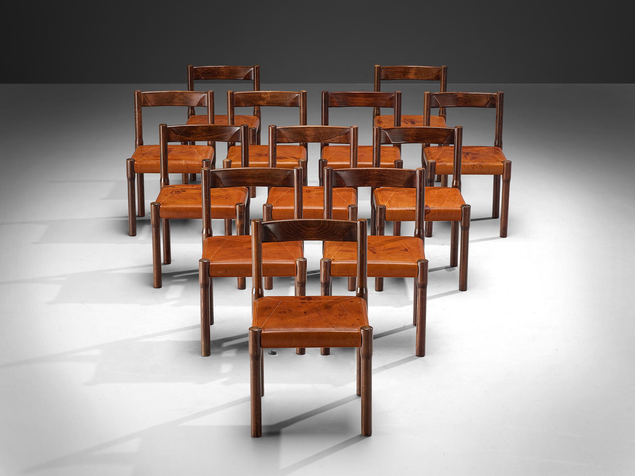 Cuir Vico Magistretti pour Cassina Carimate chaises de salle à manger en cuir et bois foncé en vente