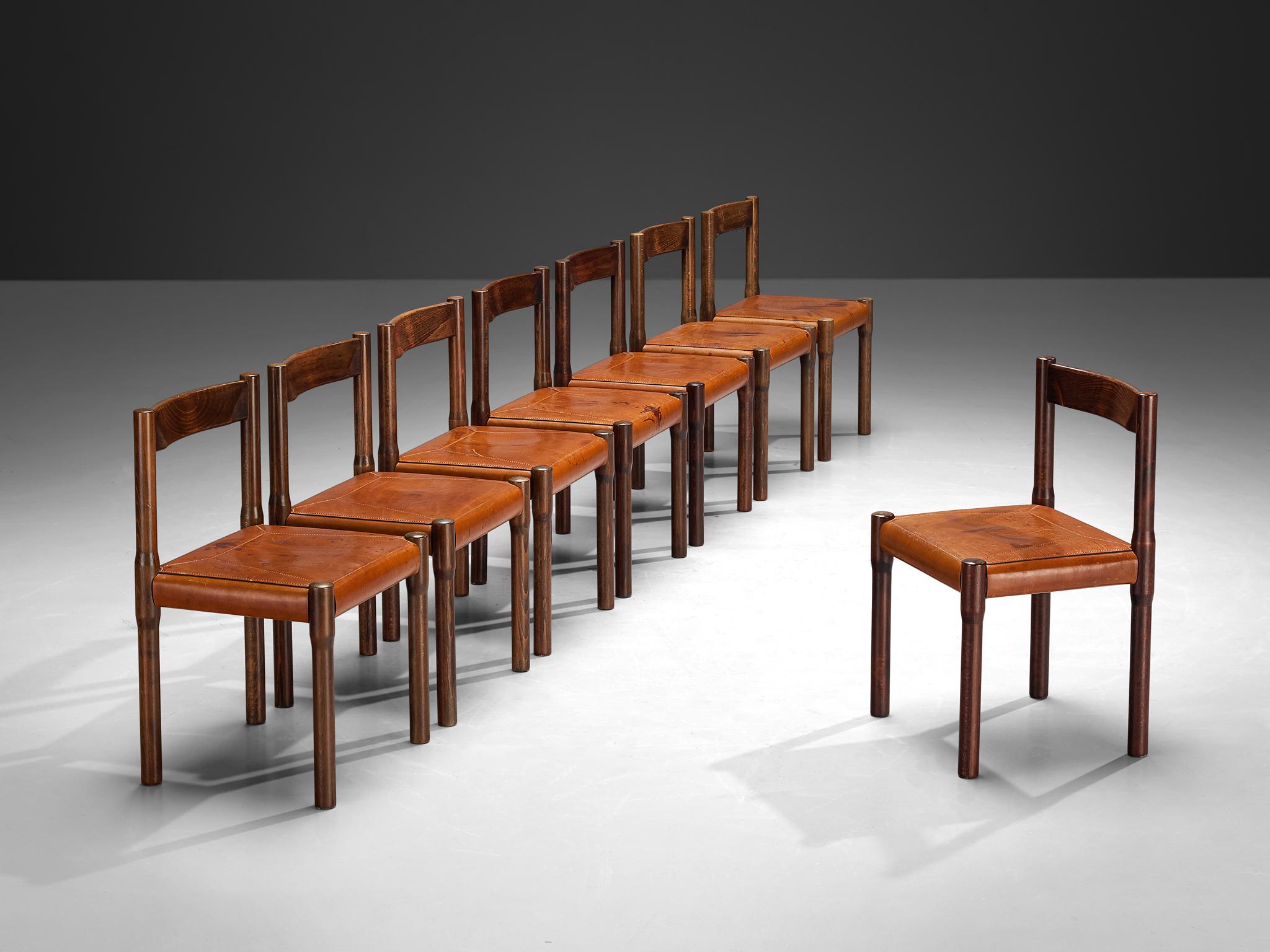 Vico Magistretti pour Cassina Carimate chaises de salle à manger en cuir et bois foncé en vente 1