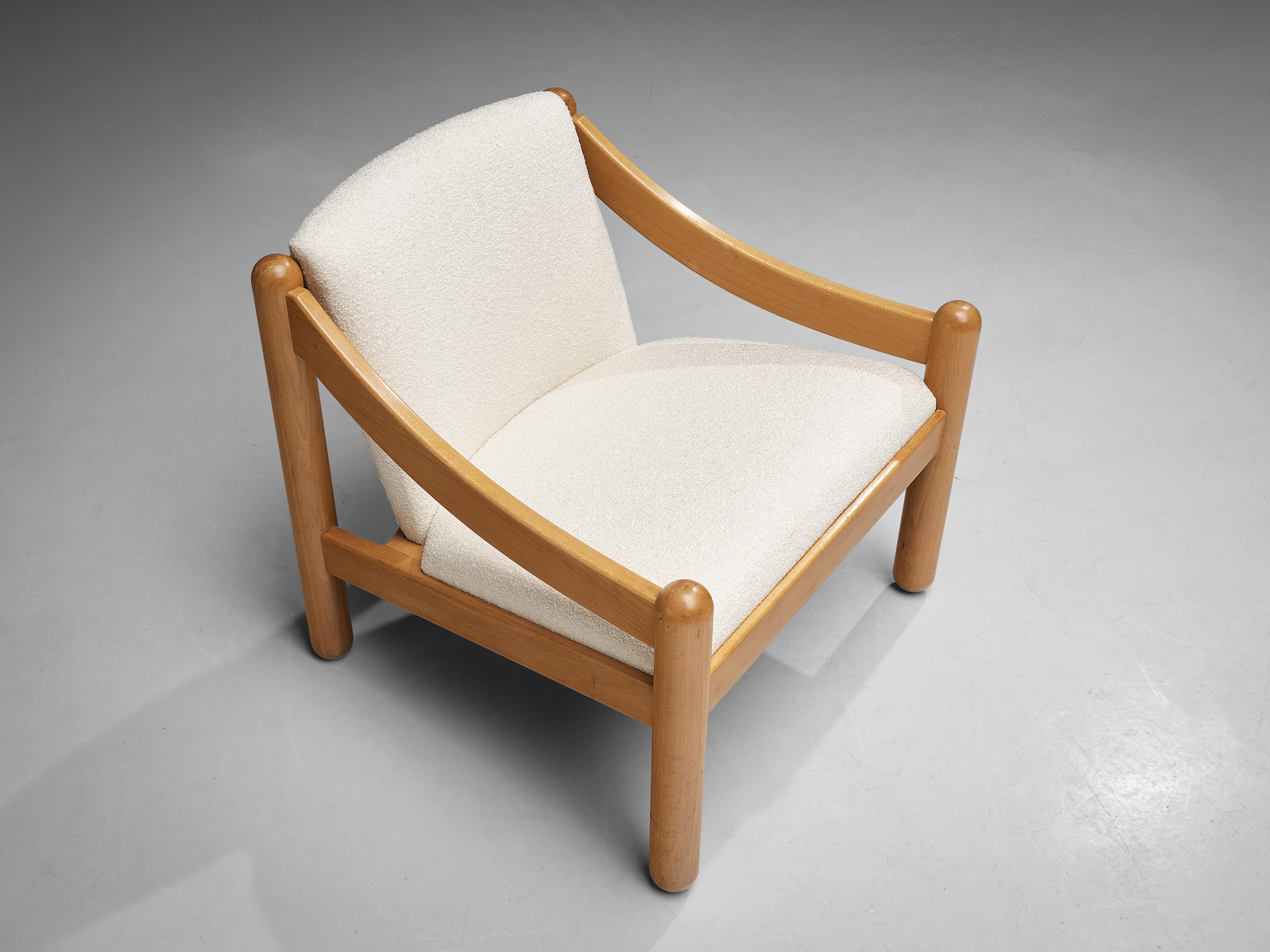 Vico Magistretti for Cassina ‘Carimate’ Lounge Chair in Bouclé  In Good Condition For Sale In Waalwijk, NL
