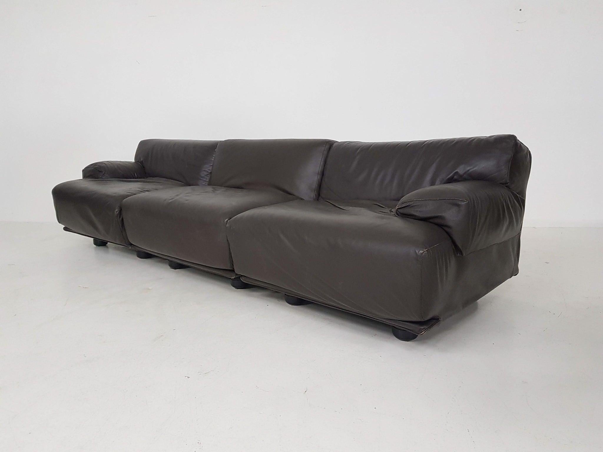 Comfortable leather sofa by Vico Magistretti for Casina. Made and designed in Italy in the 1970s. 

Vico Magistretti was an Italian industrial designer and well known for his impressive lighting and furniture designs. Some famous design by his