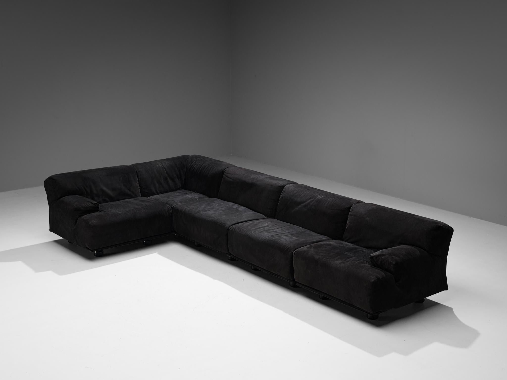 Vico Magistretti for Cassina, ‘Fiandra’ sectional sofa, suede, Italy, 1970s 

This subtle and modest sofa is designed by the Italian designer Vico Magistretti (1920-2006) for Cassina and contains five modular elements. This means that it is possible