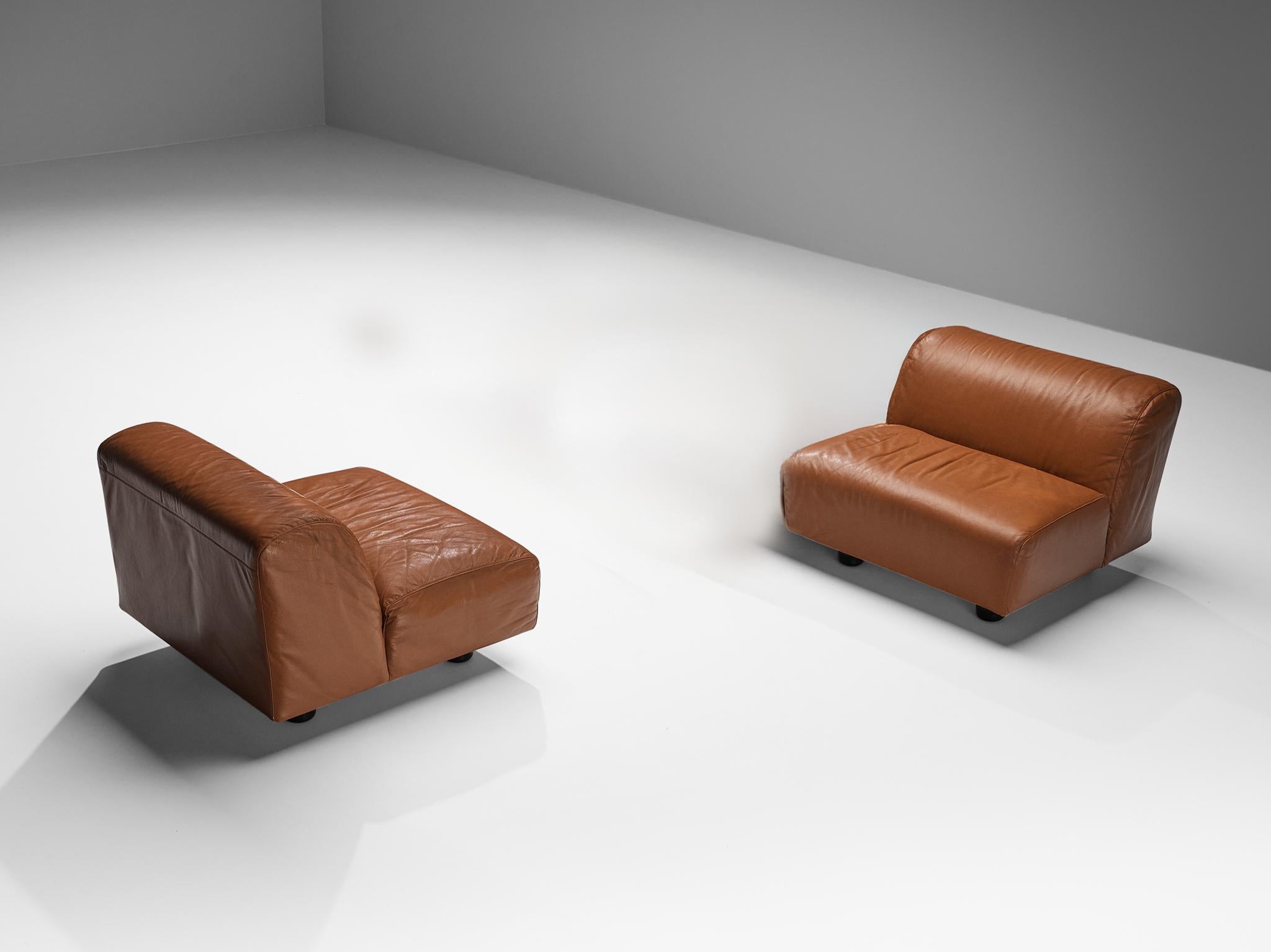 Vico Magistretti for Cassina, ‘Fiandra’ sectional sofa, leather, plastic, Italy, 1975 

This subtle and modest sofa is designed by the Italian designer Vico Magistretti (1920-2006) for Cassina and contains four modular elements. This means that it