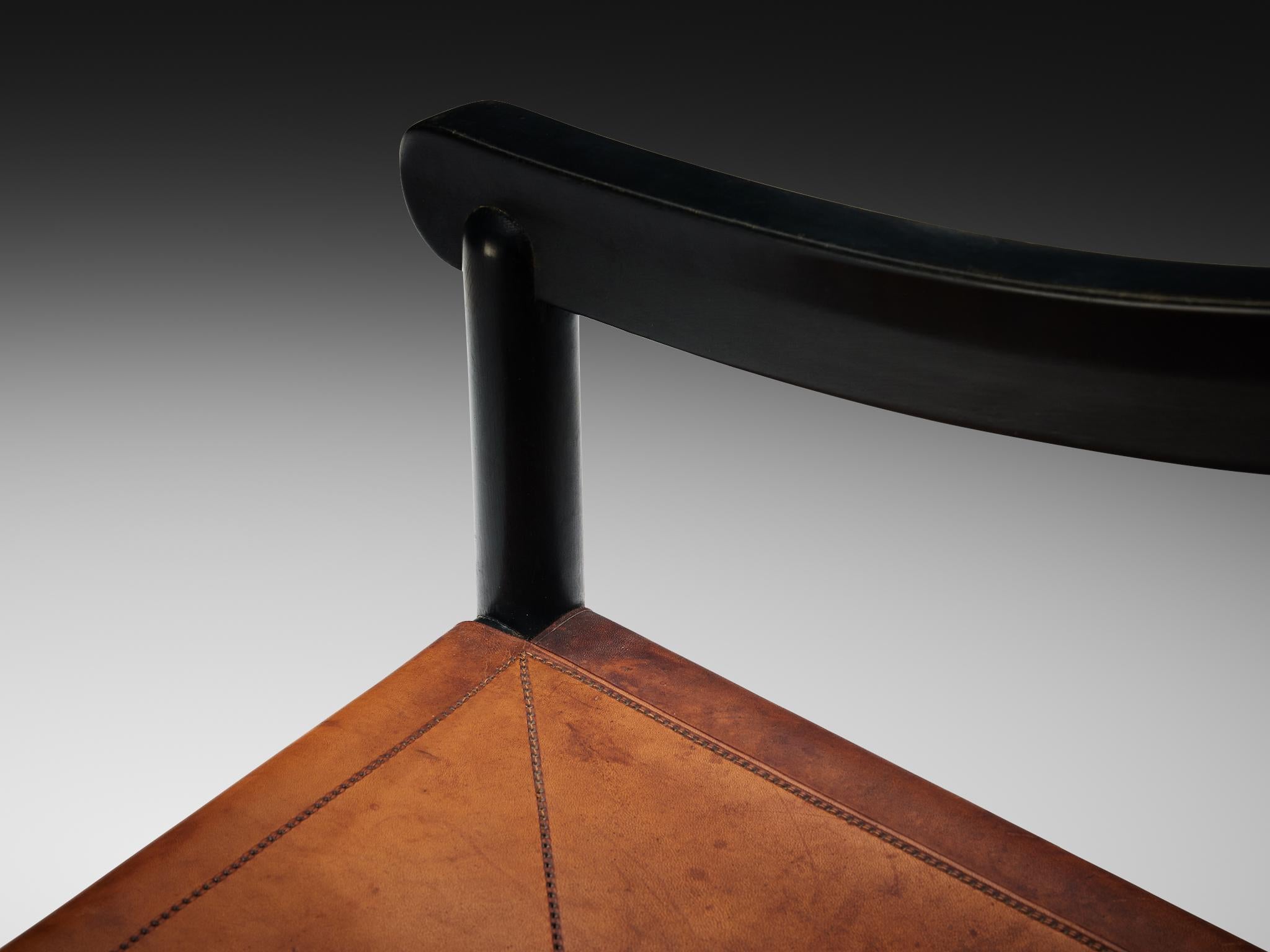 Set aus sechs Sesseln '905' aus cognacfarbenem Leder von Vico Magistretti für Cassina im Angebot 4