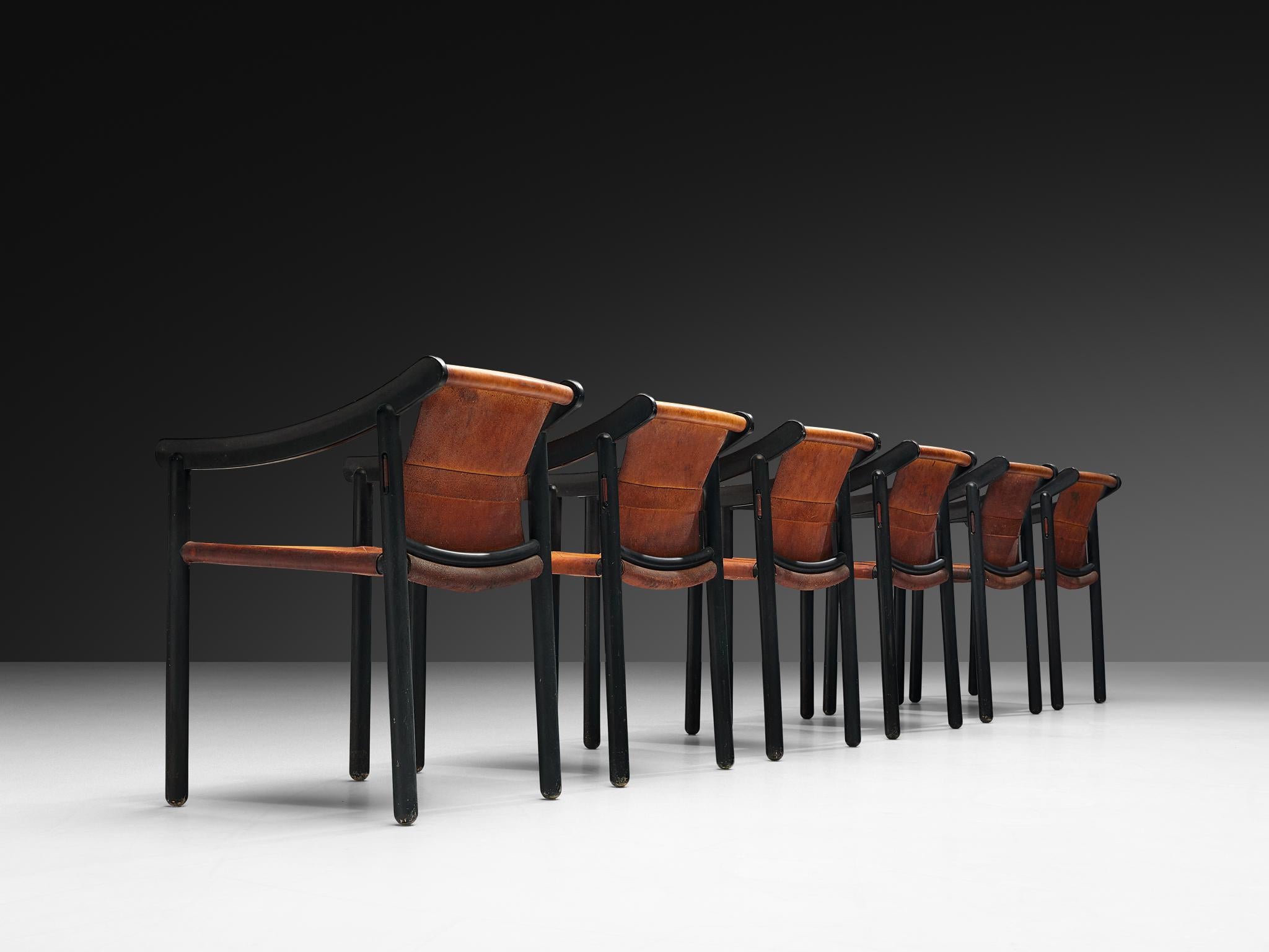 Set aus sechs Sesseln '905' aus cognacfarbenem Leder von Vico Magistretti für Cassina (Italienisch) im Angebot