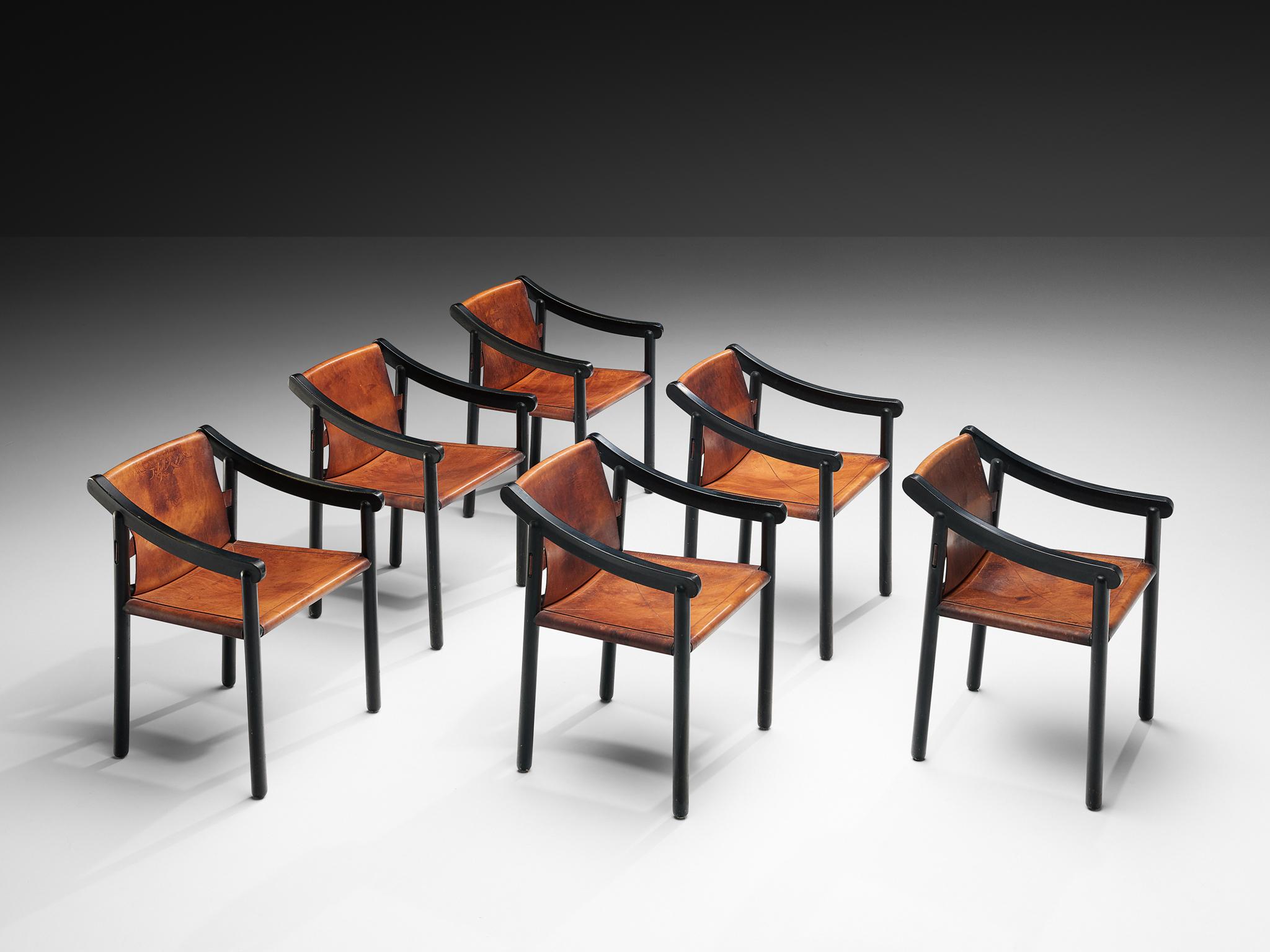 Set aus sechs Sesseln '905' aus cognacfarbenem Leder von Vico Magistretti für Cassina (Mitte des 20. Jahrhunderts) im Angebot