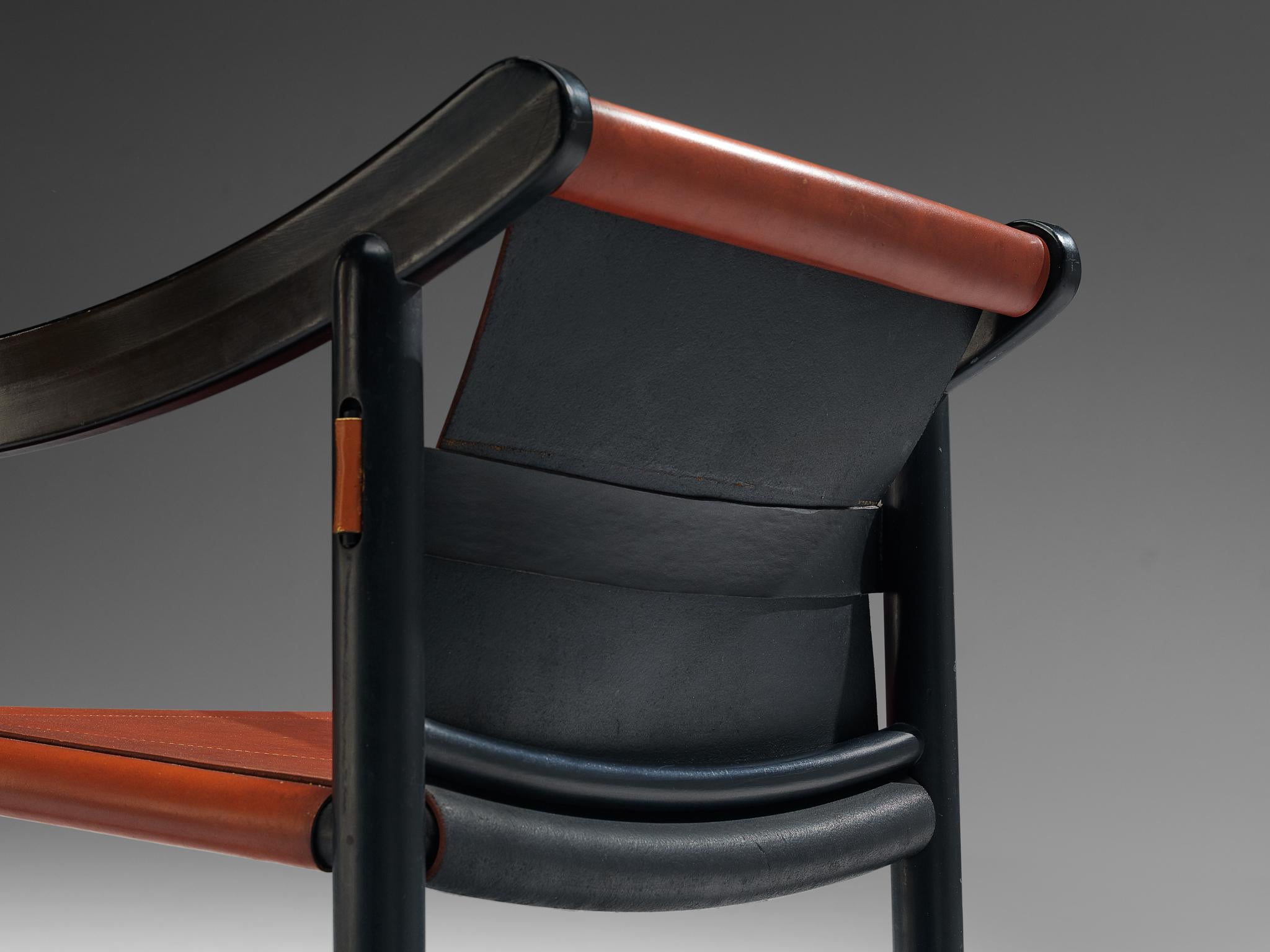 Set aus sechs frühen Sesseln ''905'' aus rotem Leder von Vico Magistretti für Cassina im Zustand „Gut“ in Waalwijk, NL