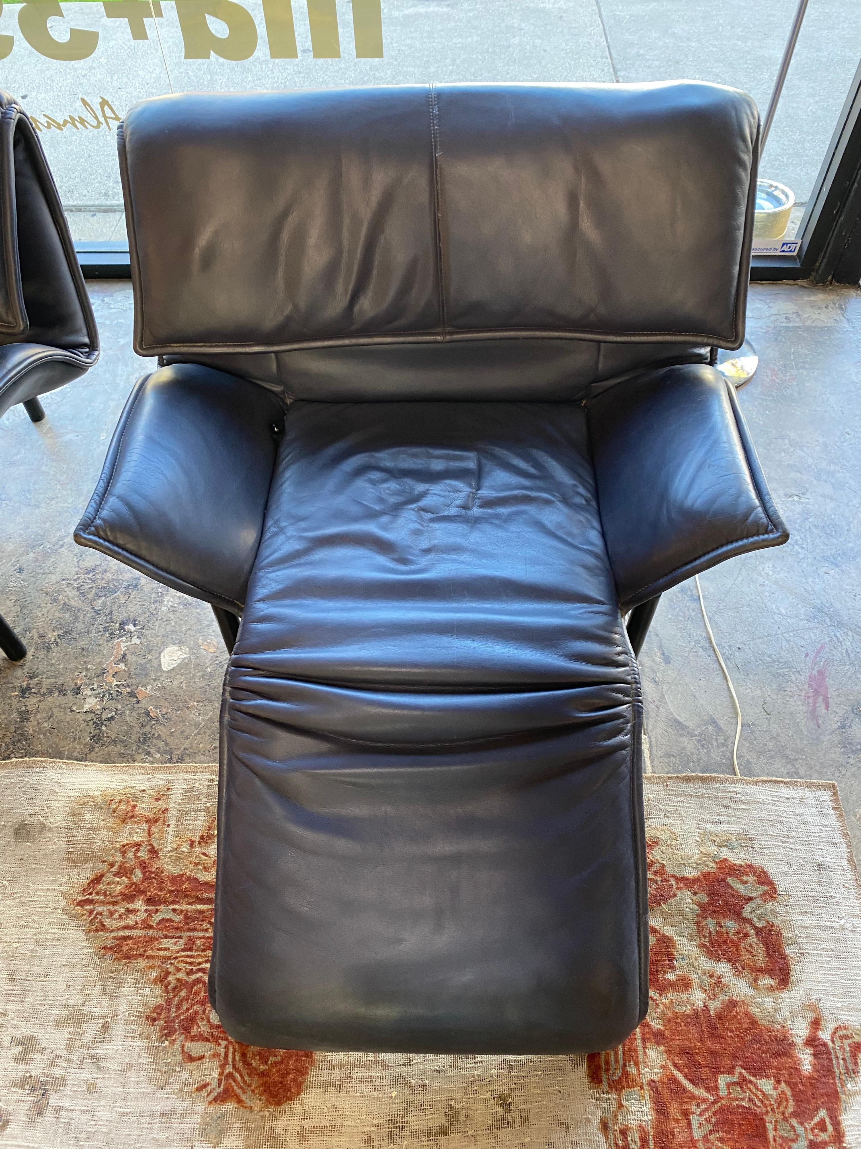 Italian Vico Magistretti for Cassina Veranda Lounge Chair in Blue Leather