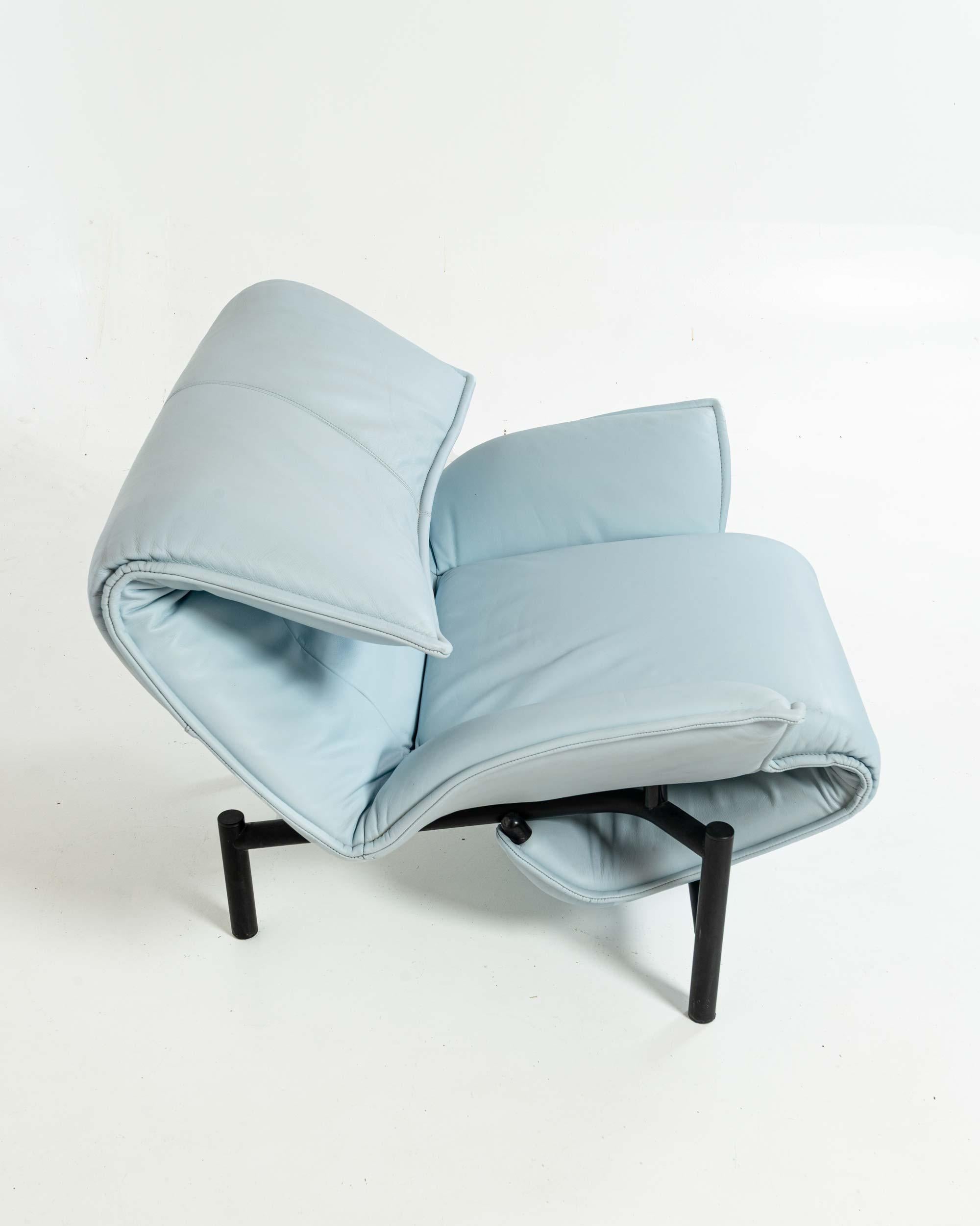 Italian Vico Magistretti for Cassina Veranda Lounge Chair in Original Baby Blue Leather For Sale