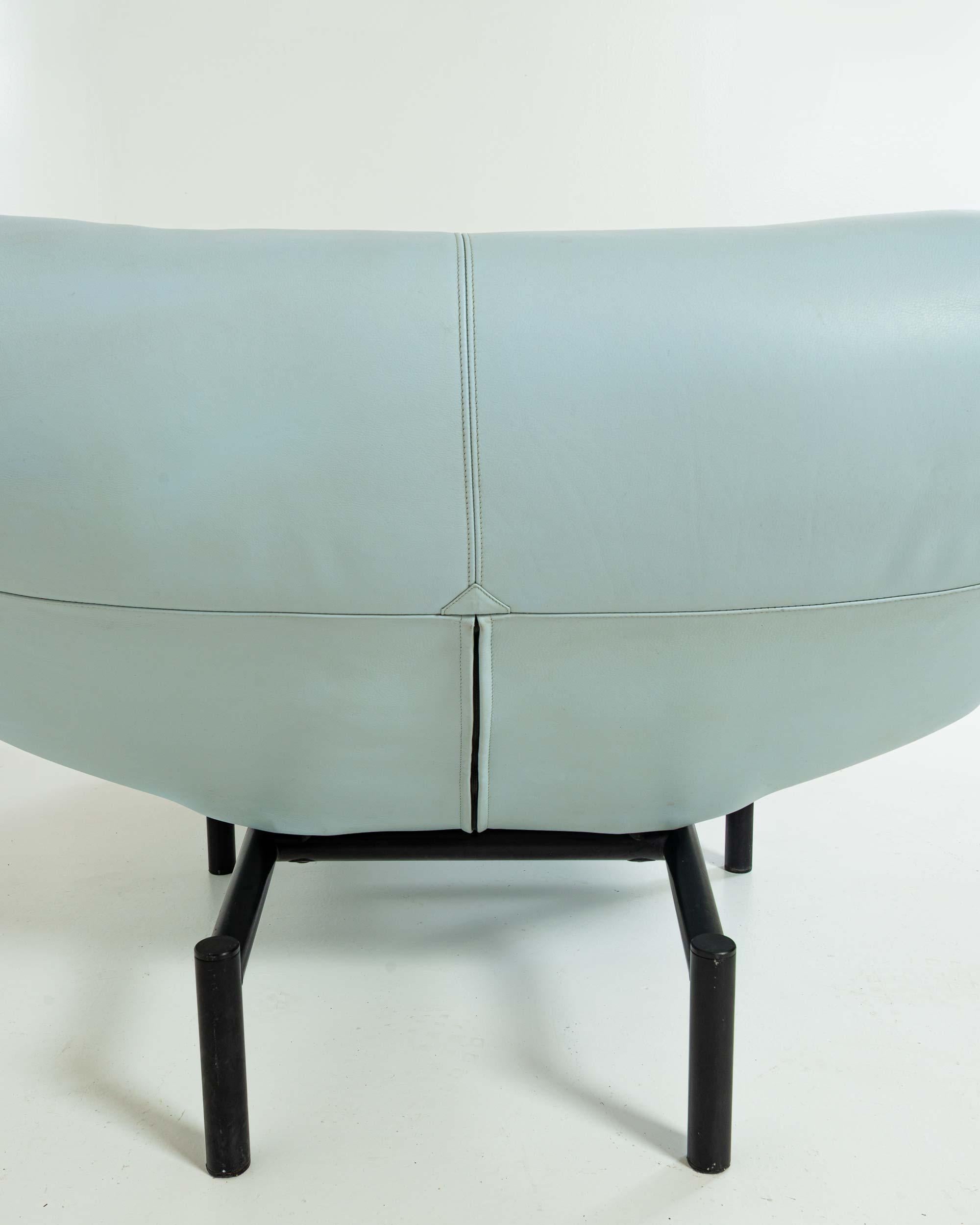 Vico Magistretti for Cassina Veranda Lounge Chair in Original Baby Blue Leather For Sale 2
