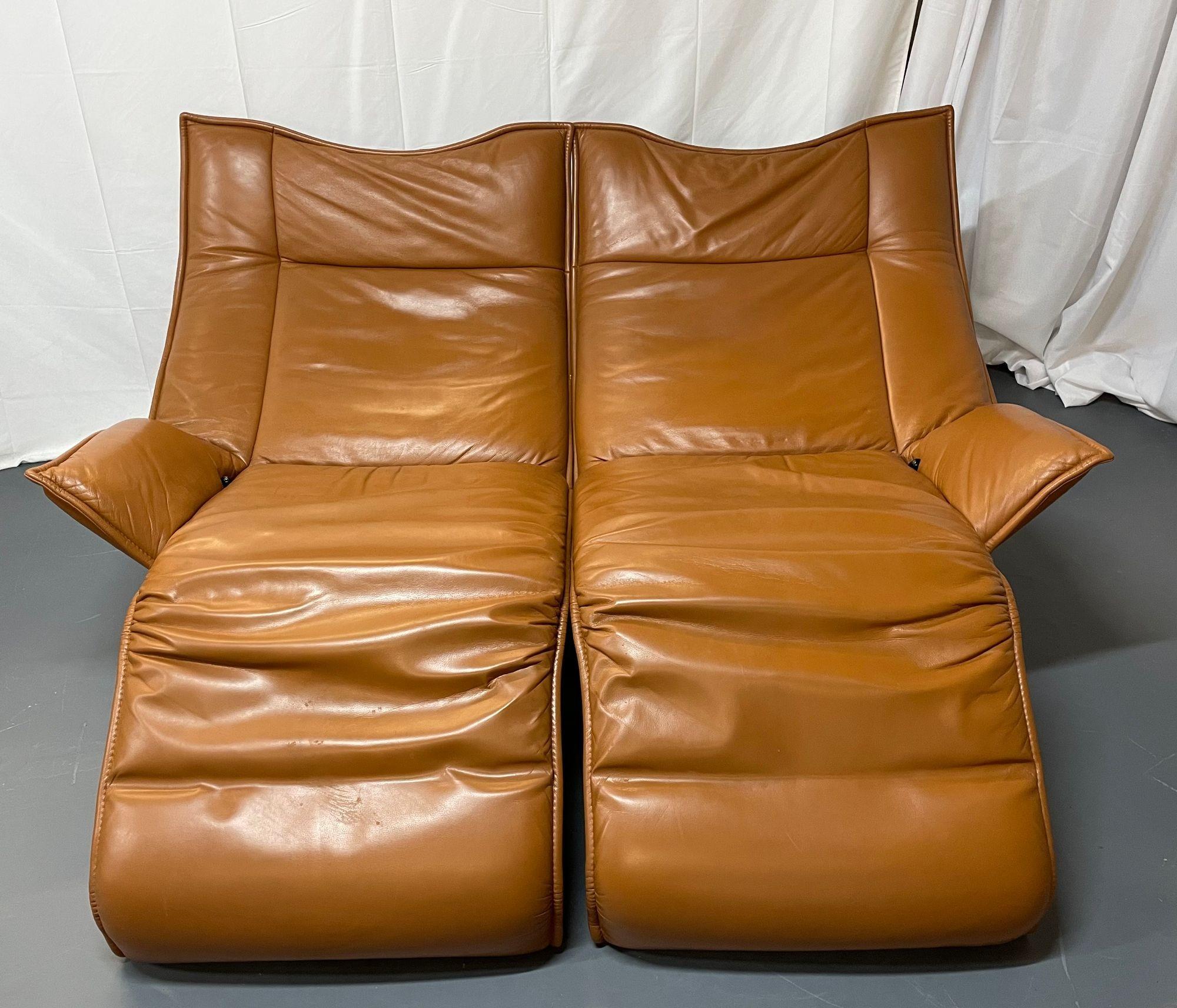 Late 20th Century Vico Magistretti for Cassina Veranda Sofa, Two-Seater, Leather, Italian Modern For Sale
