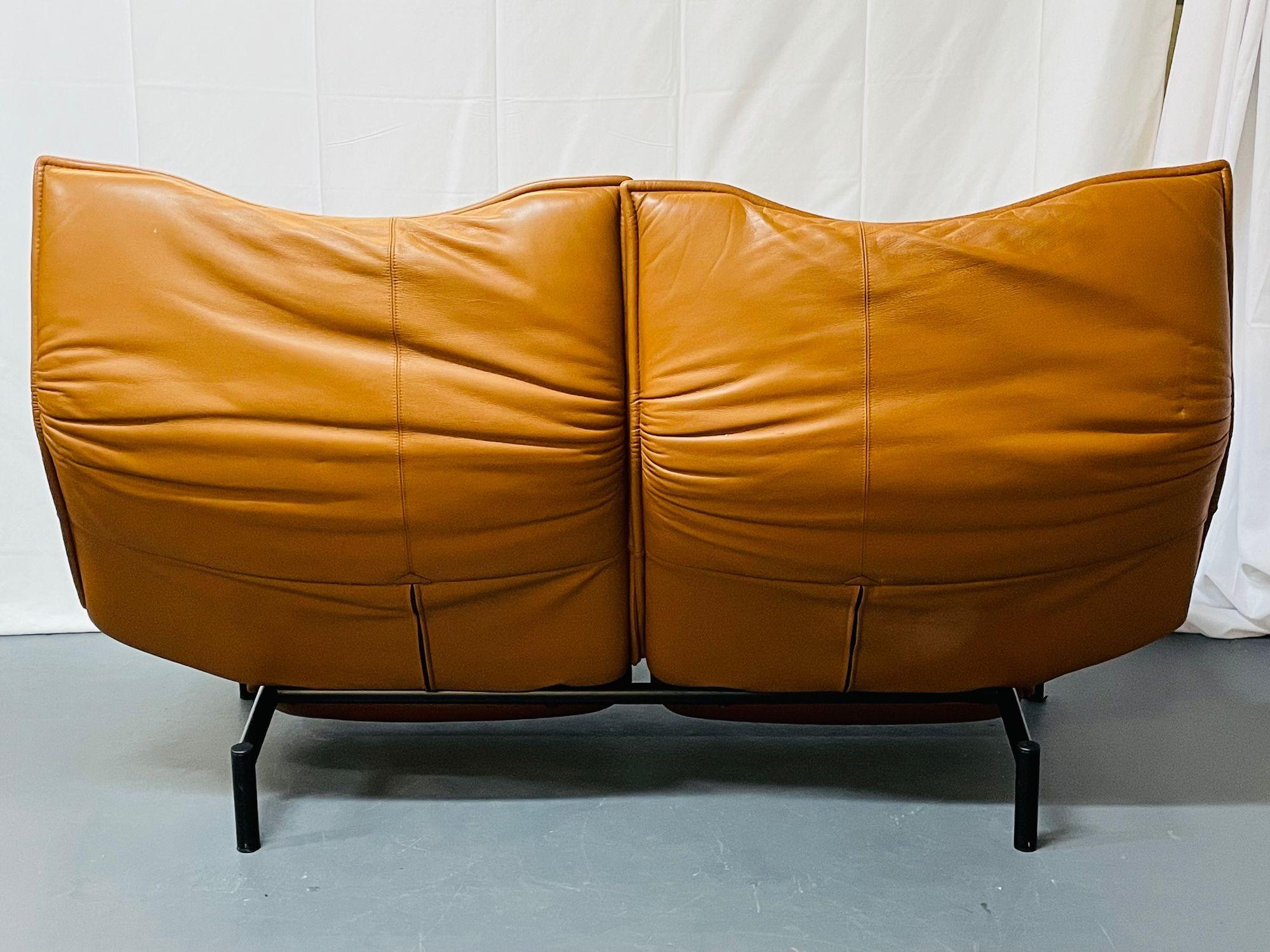Vico Magistretti for Cassina Veranda Sofa, Two-Seater, Leather, Italian Modern For Sale 2