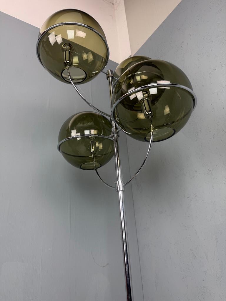 Acciaio Vico Magistretti per Oluce- lampada da terra monumentale per interni Lyndon - Murano-1977 in vendita