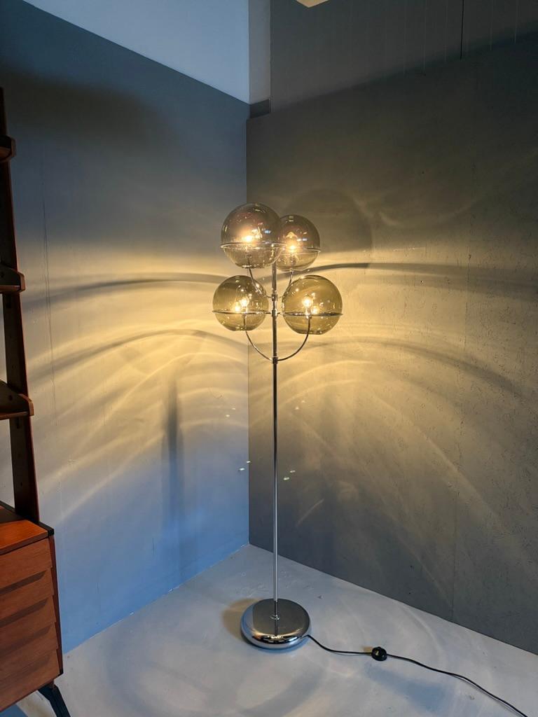 Vico Magistretti per Oluce- lampada da terra monumentale per interni Lyndon - Murano-1977 in vendita 1