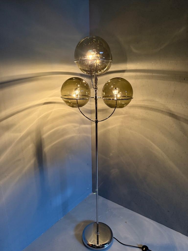 Vico Magistretti per Oluce- lampada da terra monumentale per interni Lyndon - Murano-1977 in vendita 3
