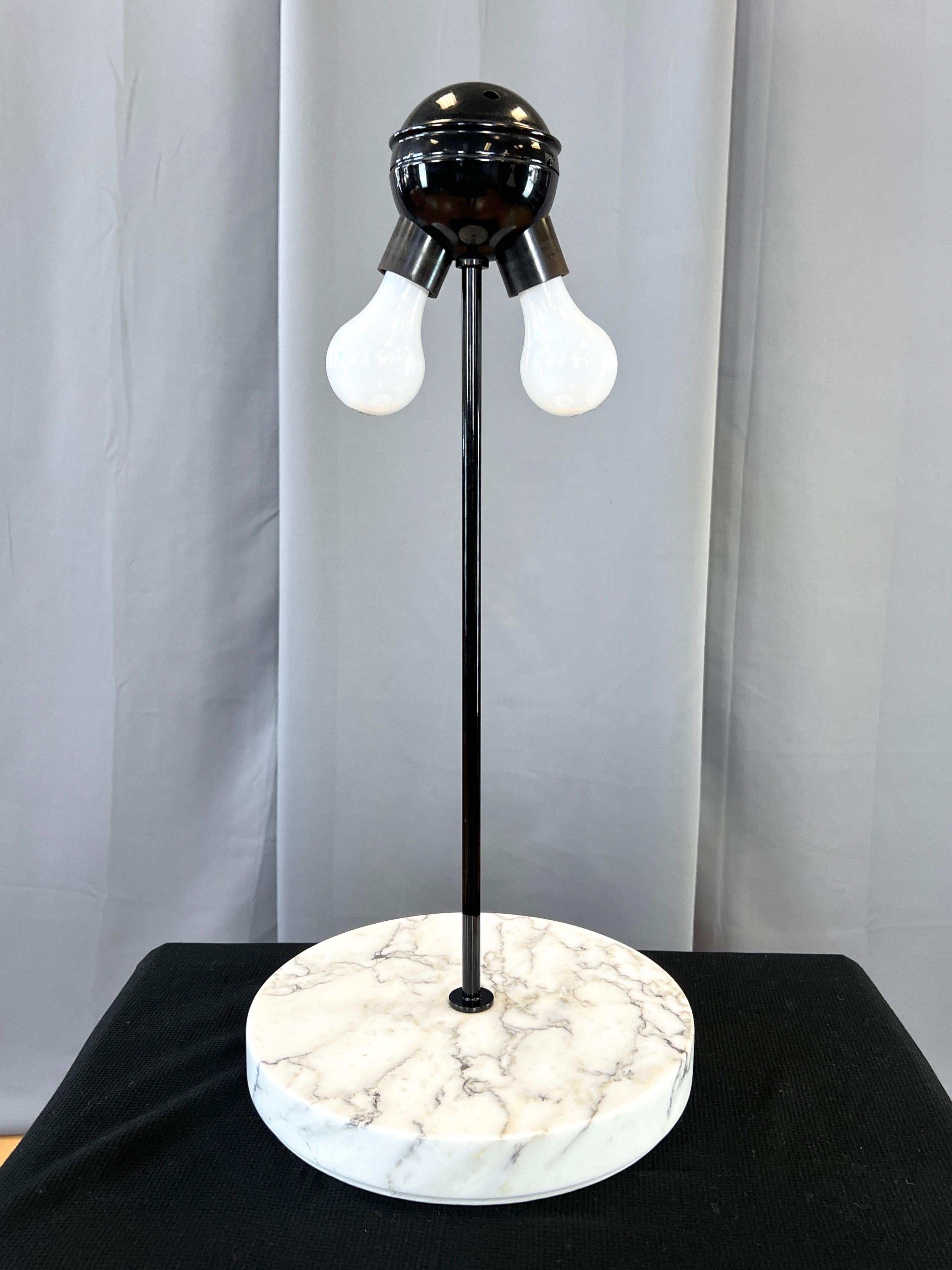 Vico Magistretti pour Oluce Snow Table Lamp, 1973 en vente 3