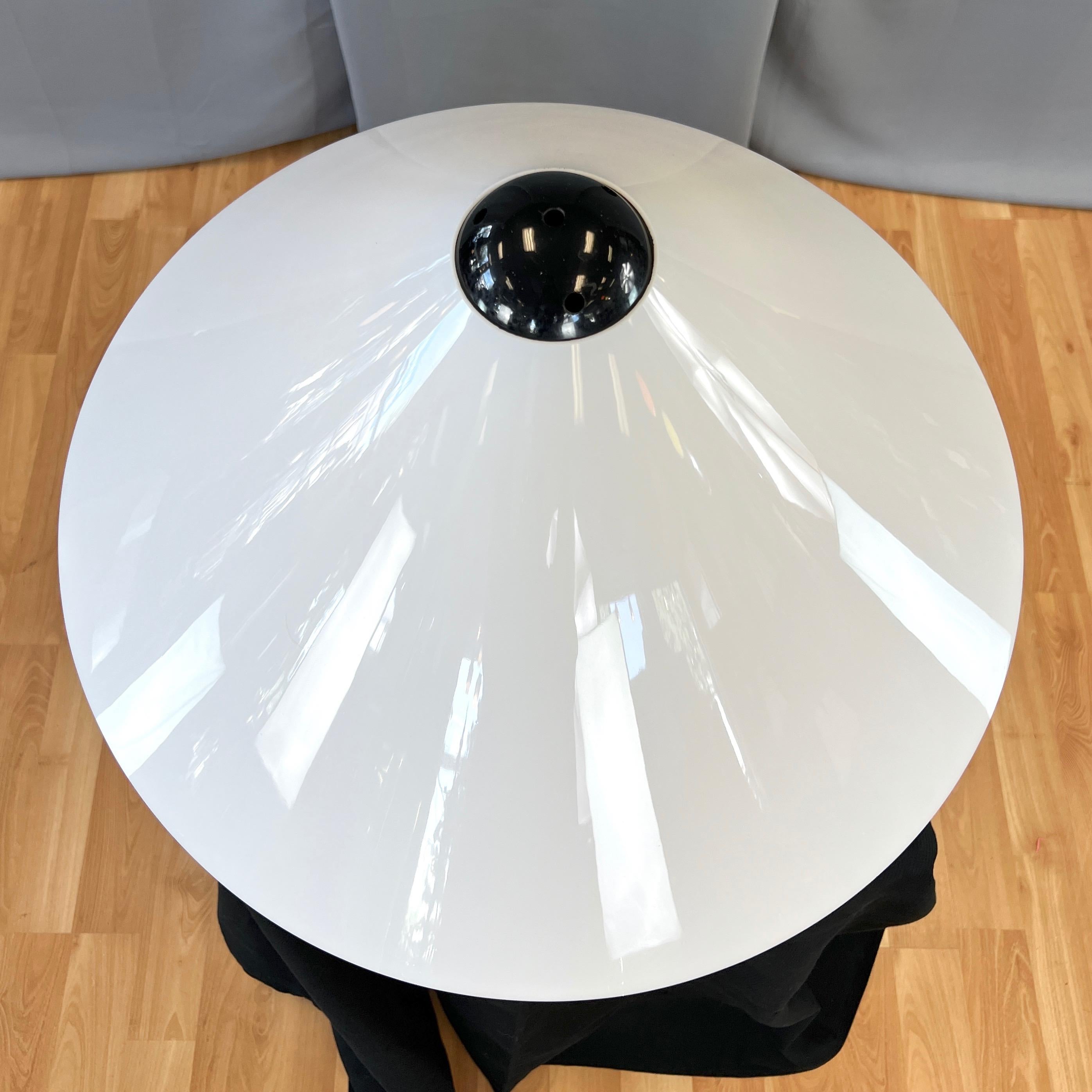 Vico Magistretti for Oluce Snow Table Lamp, 1973 In Good Condition For Sale In San Francisco, CA