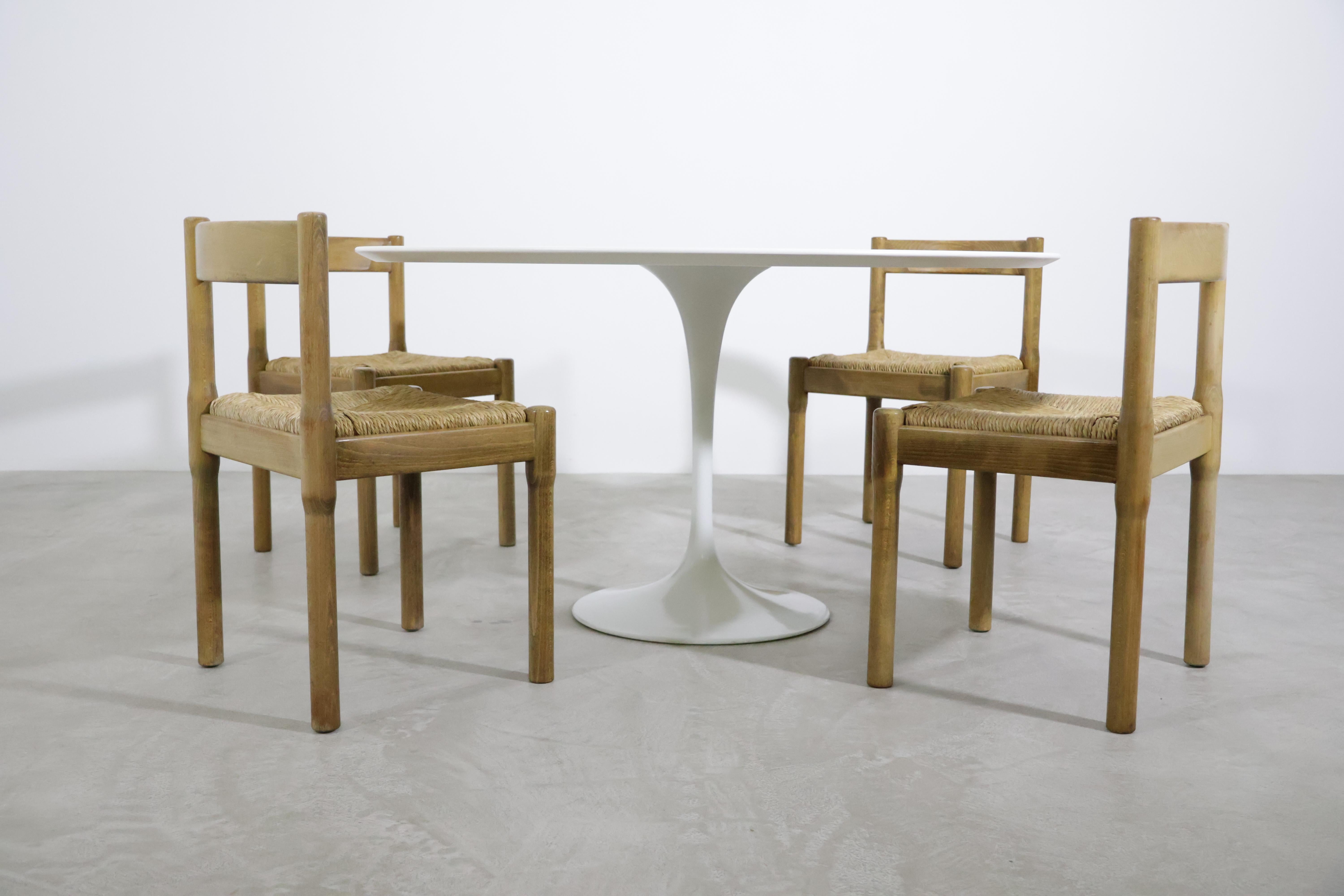 Vico Magistretti 'Carimate' dining chairs produced by Mario Luigi Comi 1960s In Good Condition For Sale In Köln, NRW