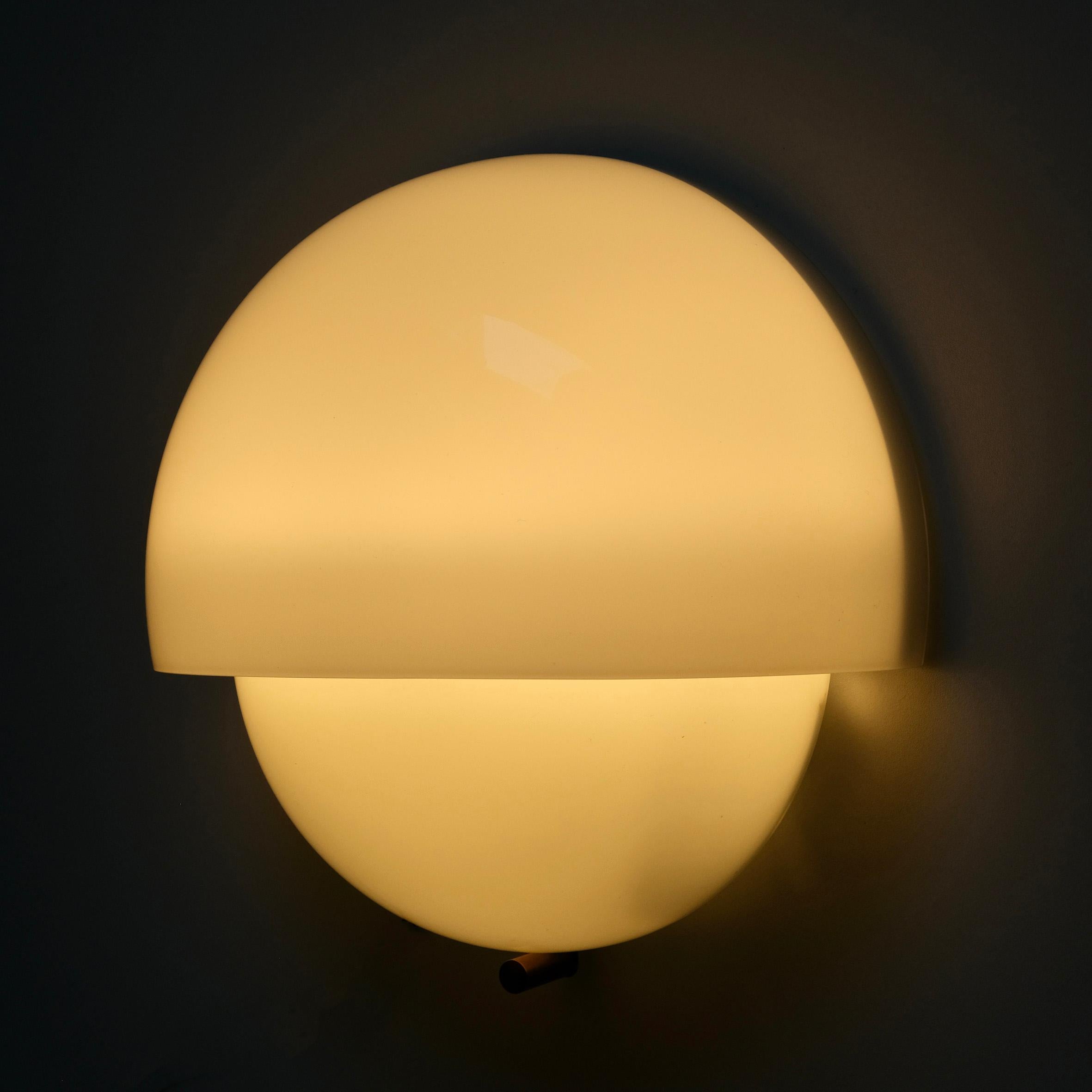 Vico Magistretti, Grande Mania, Un aplique de pared, Artemide, 1964 Italiano en venta