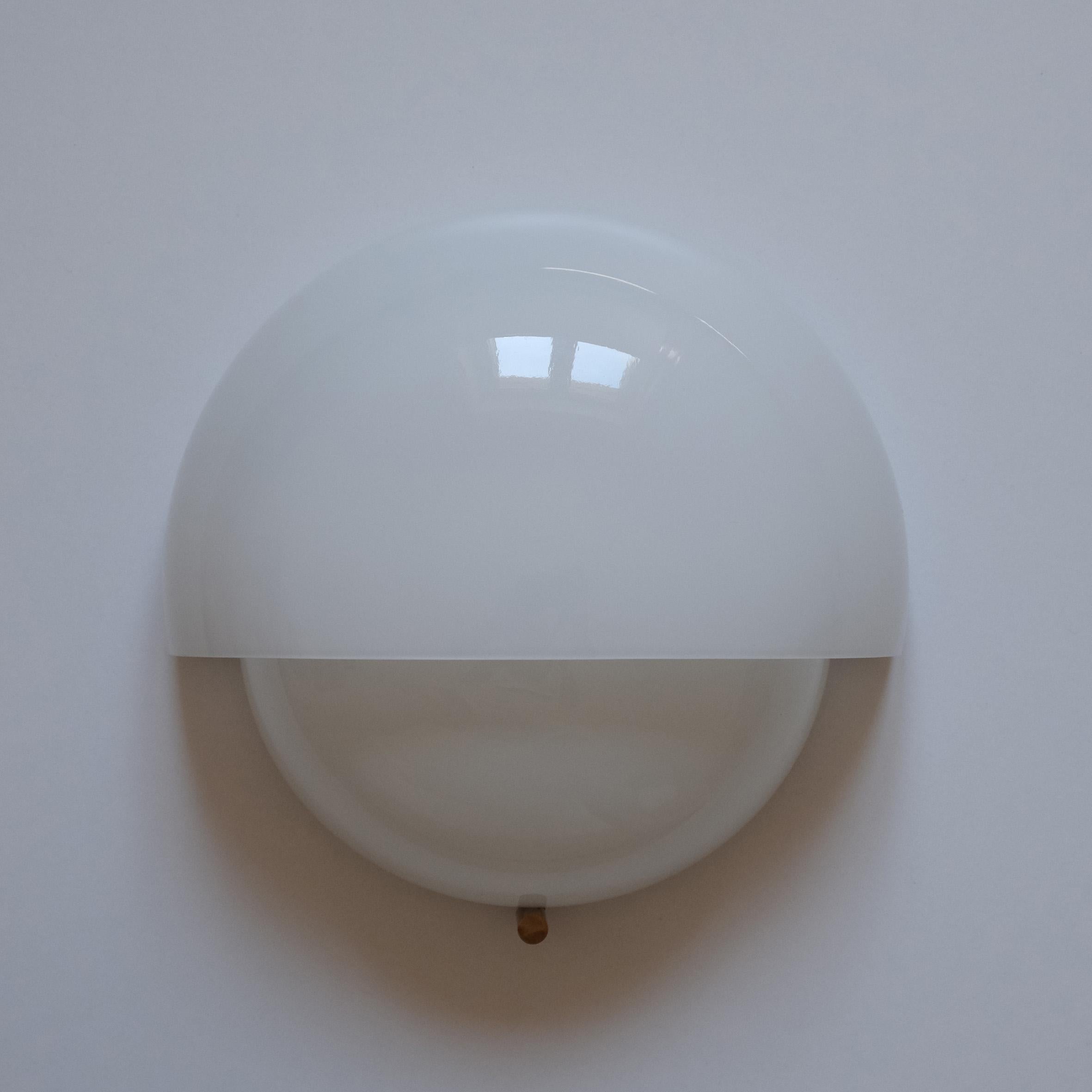 Vico Magistretti, Grande Mania, Un aplique de pared, Artemide, 1964 mediados del siglo XX en venta