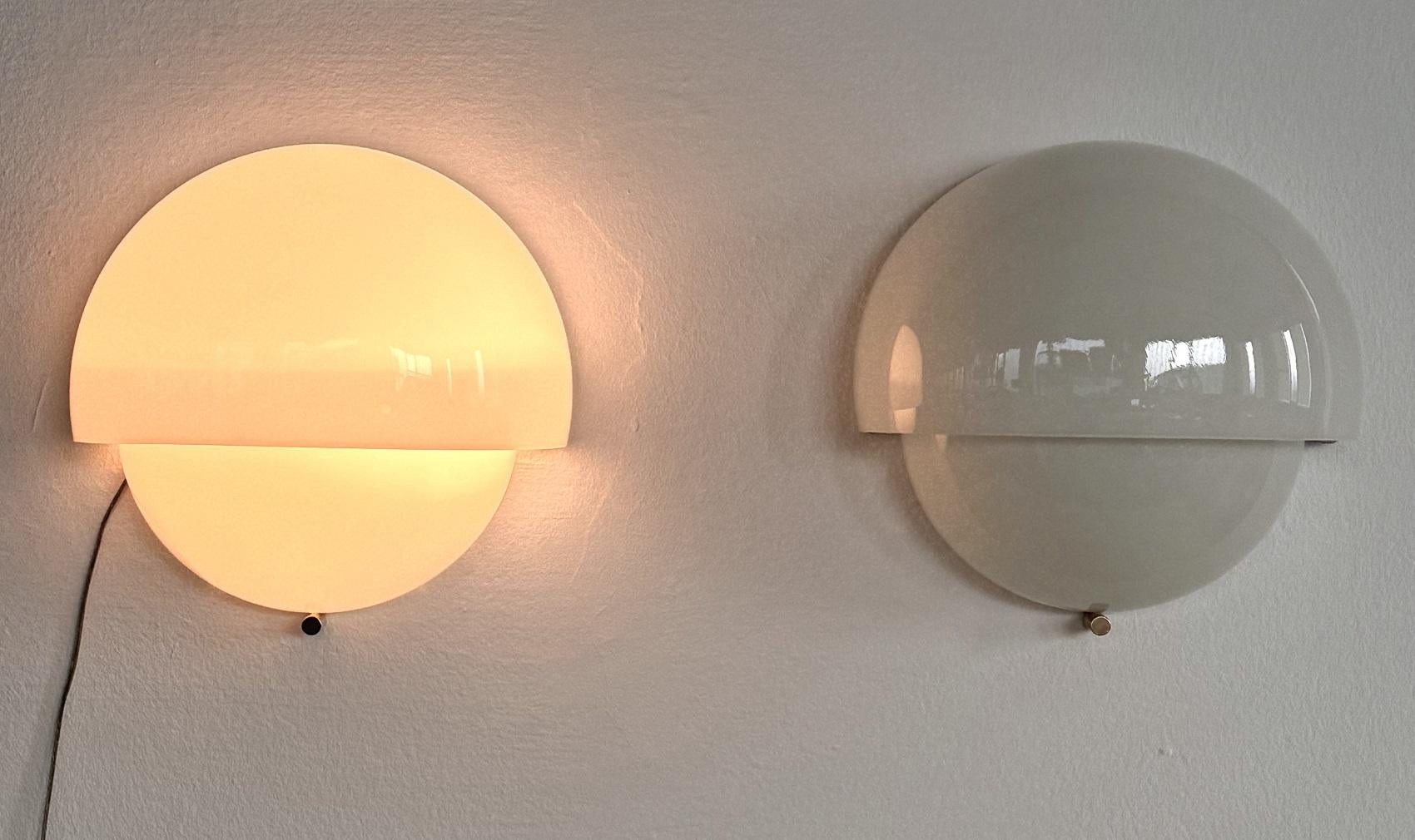 Vico Magistretti 'Grande Mania' Italian Wall Sconces for Artemide, 1963 For Sale 4