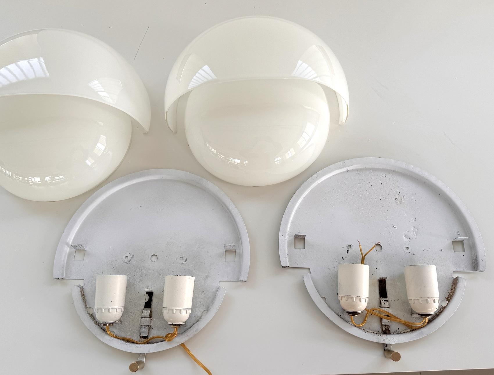 Vico Magistretti 'Grande Mania' Italian Wall Sconces for Artemide, 1963 For Sale 8