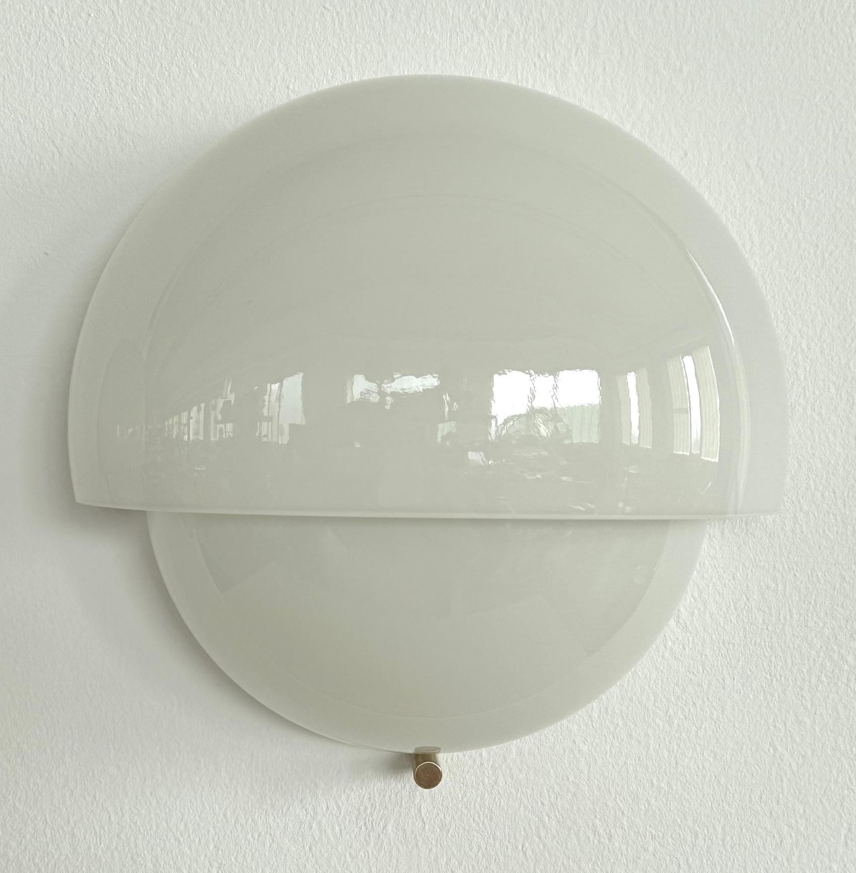 Mid-20th Century Vico Magistretti 'Grande Mania' Italian Wall Sconces for Artemide, 1963 For Sale