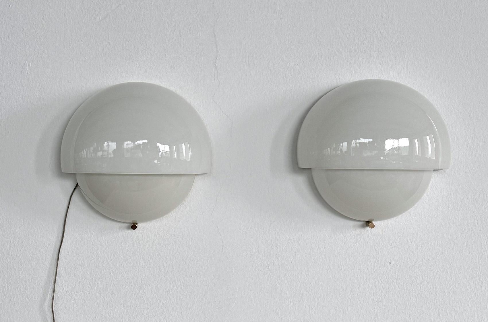 Vico Magistretti 'Grande Mania' Italian Wall Sconces for Artemide, 1963 For Sale 1