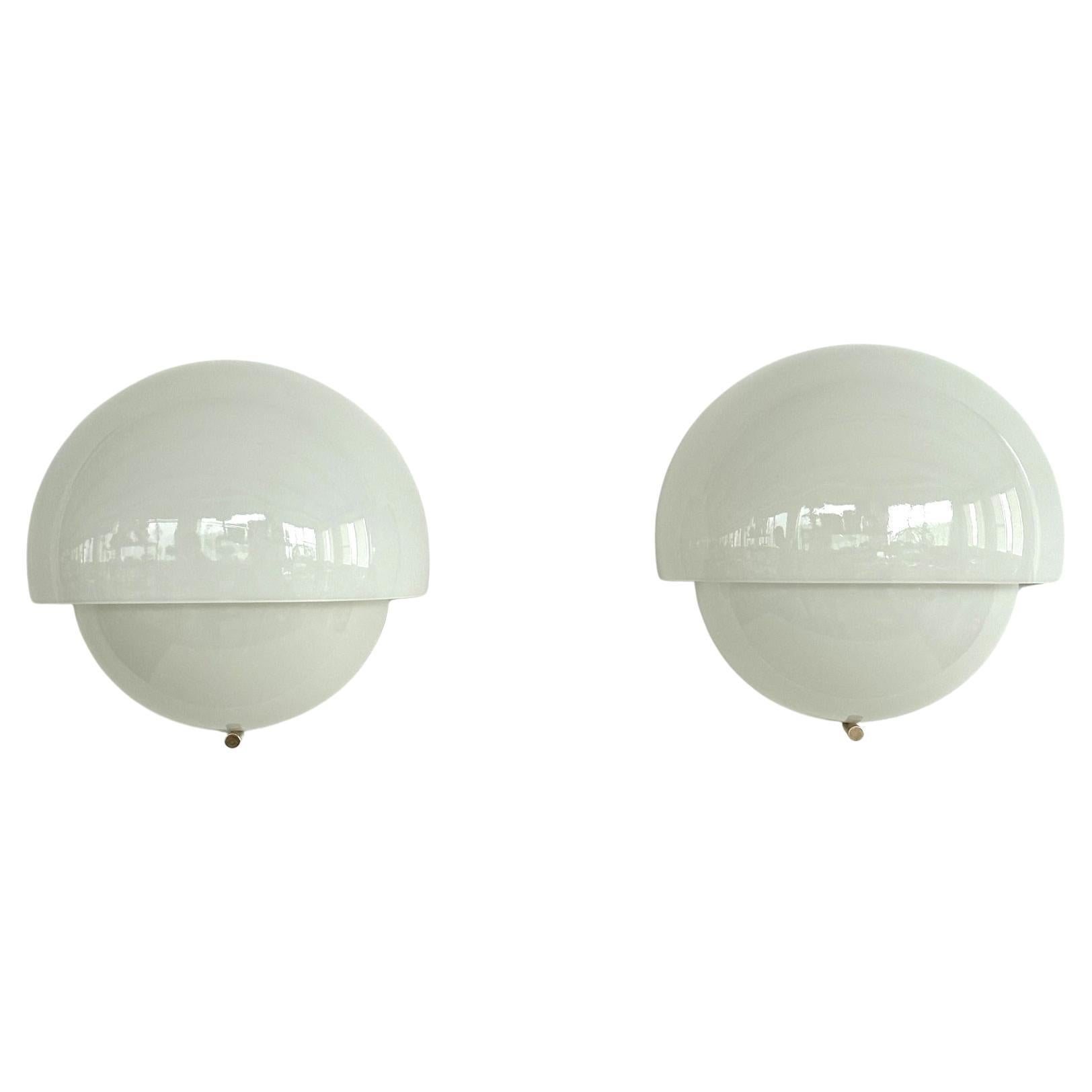 Vico Magistretti 'Grande Mania' Italian Wall Sconces for Artemide, 1963 For Sale
