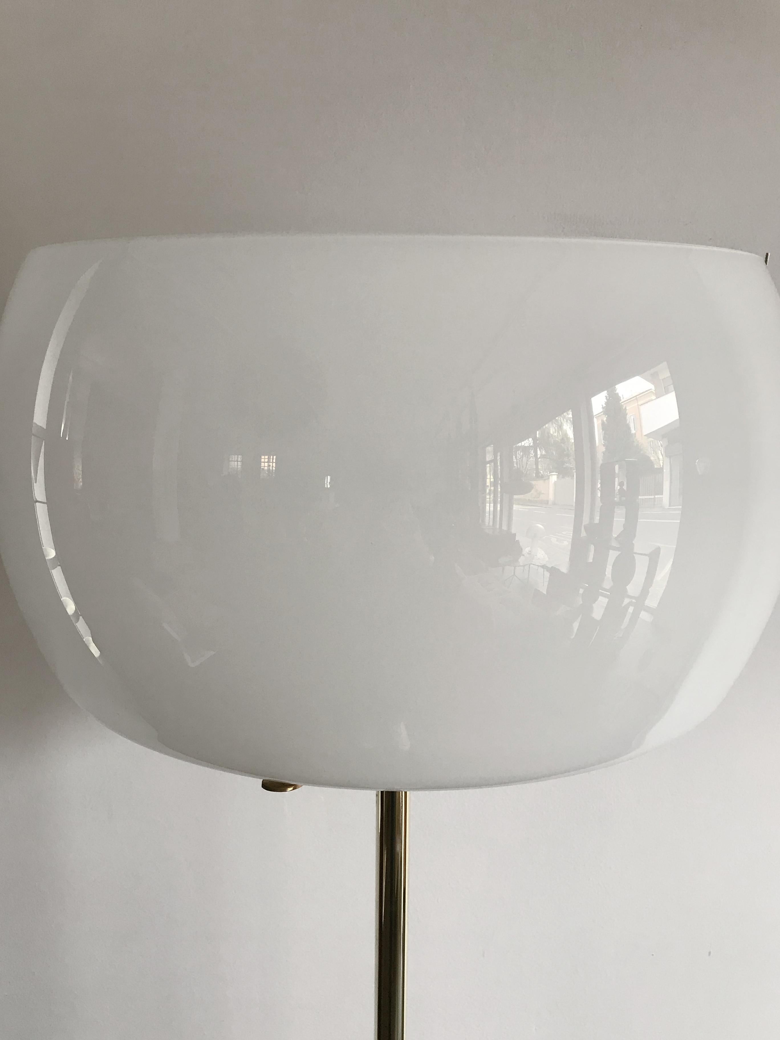 Vico Magistretti Italian Clitunnio Brass Glass Floor Lamp for Artemide, 1960s For Sale 3