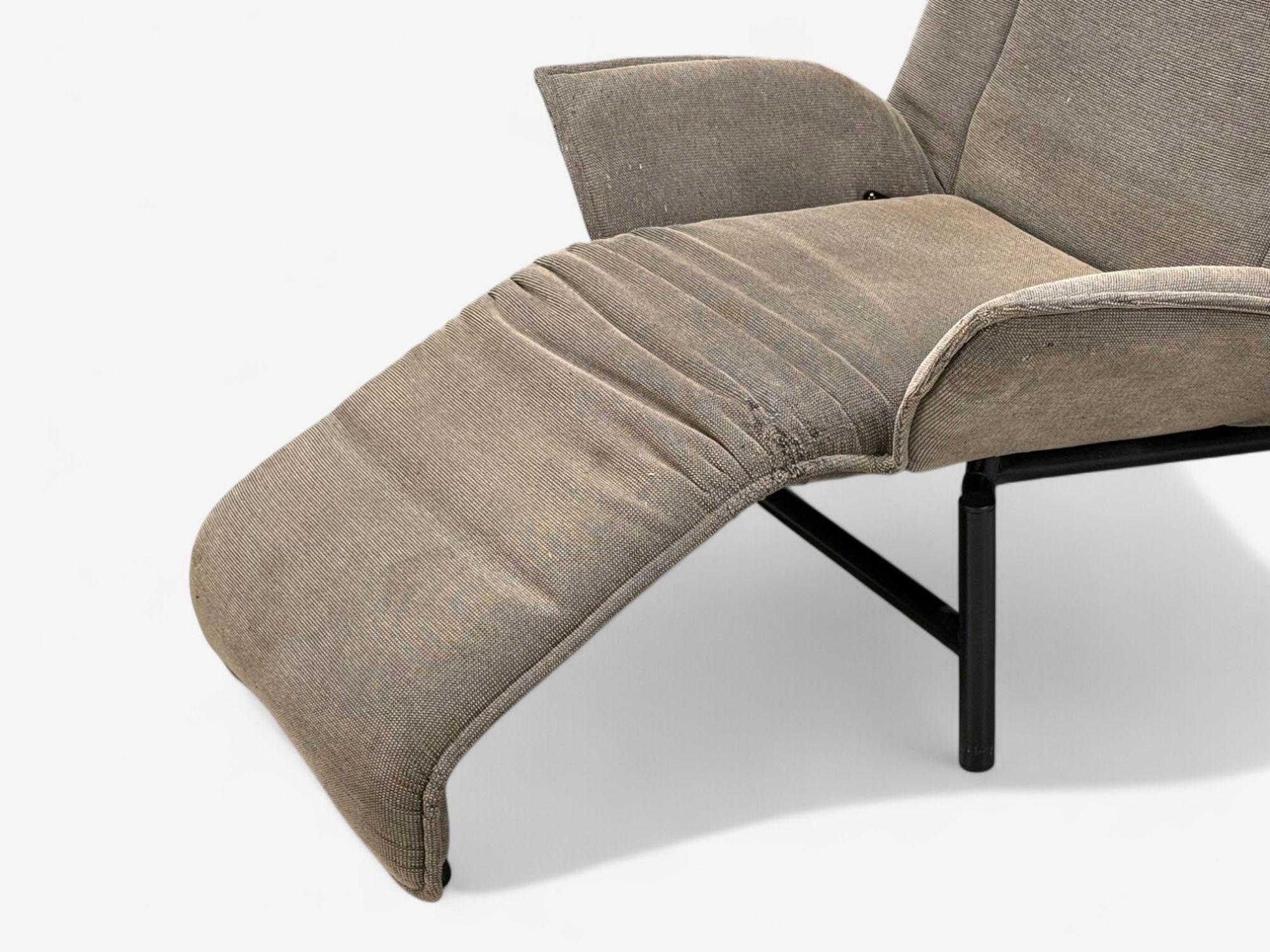 Tissu Vico Magistretti, modernité italienne, tissu, métal, chaise longue Veranda, années 1980 en vente