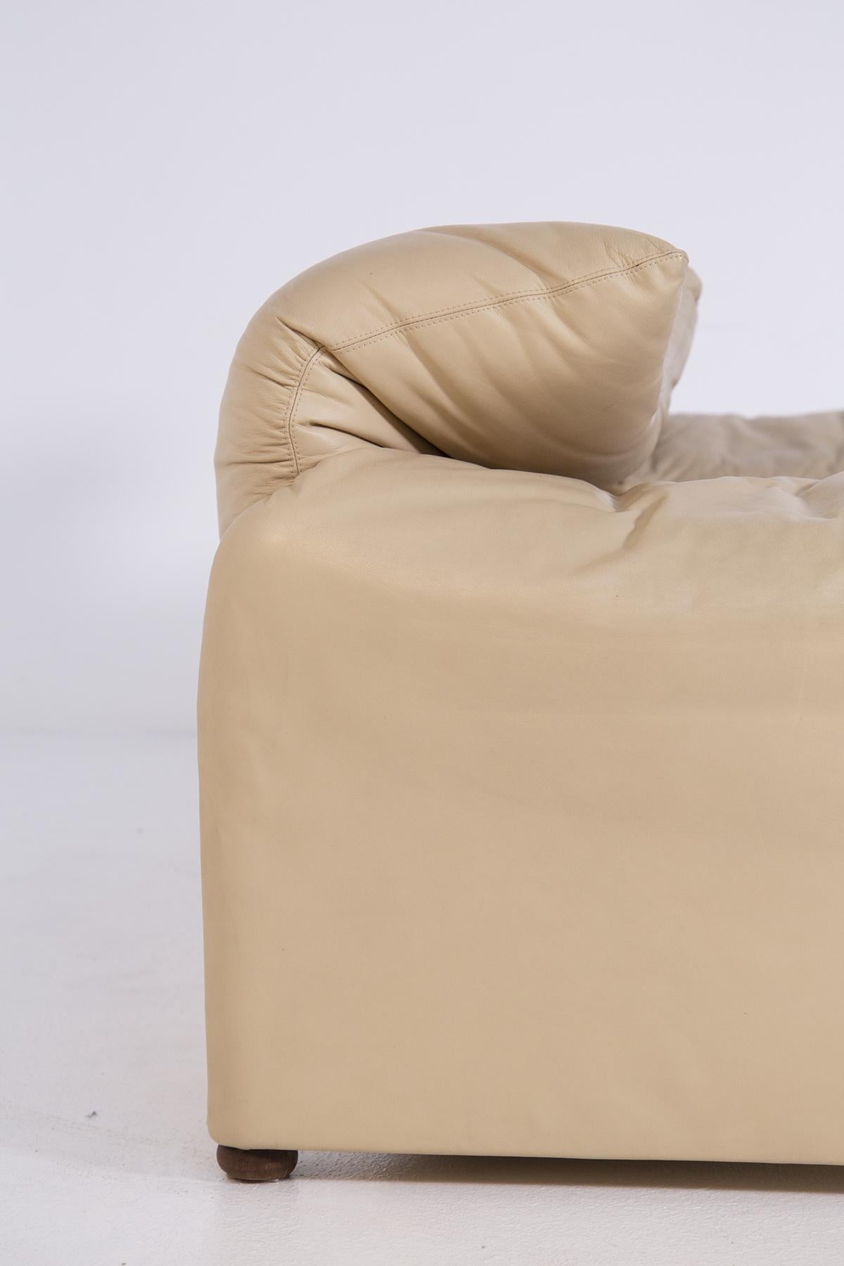 Vico Magistretti Italian Sofa in Leather for Cassina, First Edition 5