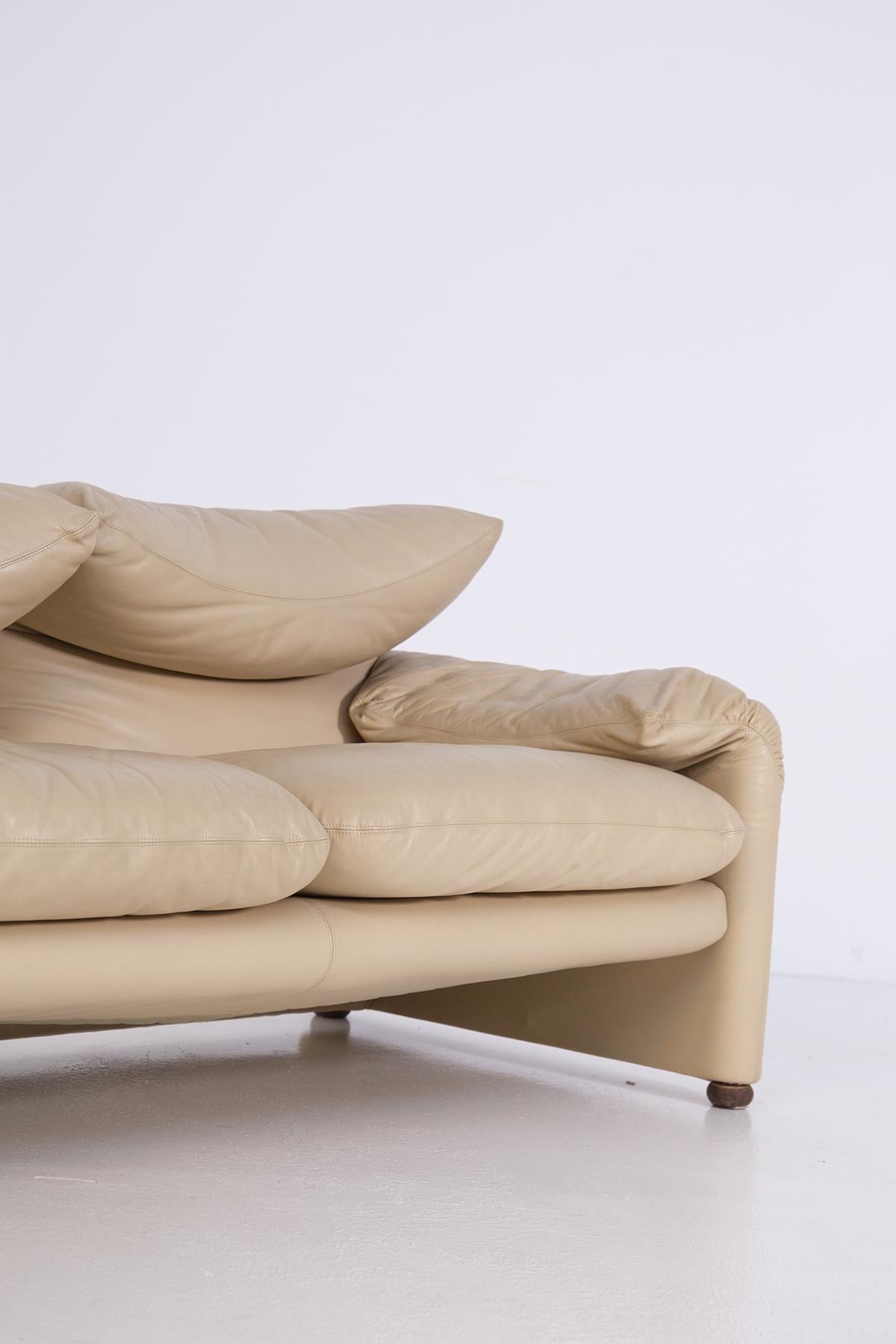 Mid-Century Modern Vico Magistretti Italian Sofa in Leather for Cassina, First Edition