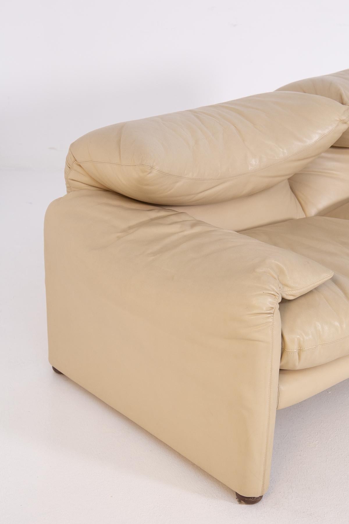 Vico Magistretti Italian Sofa in Leather for Cassina, First Edition In Good Condition In Milano, IT