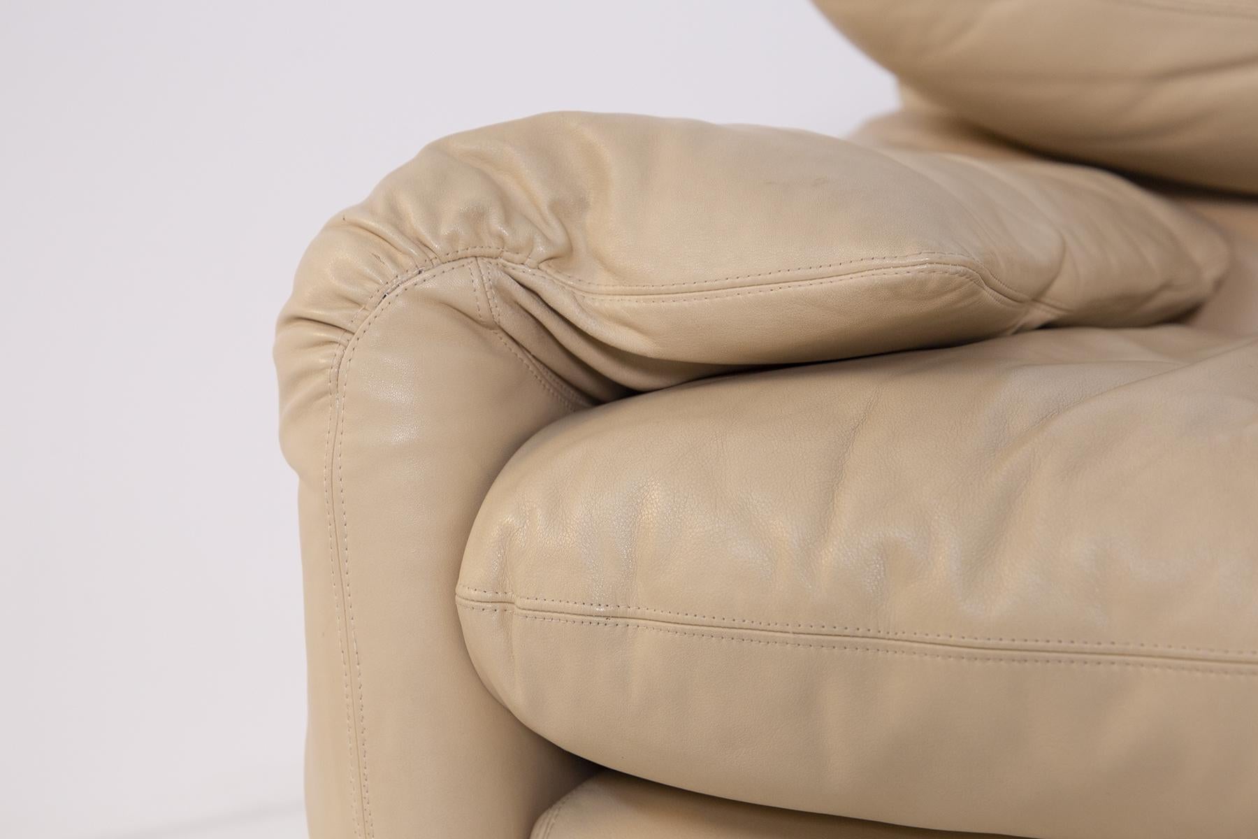 Vico Magistretti Italian Sofa in Leather for Cassina, First Edition 3