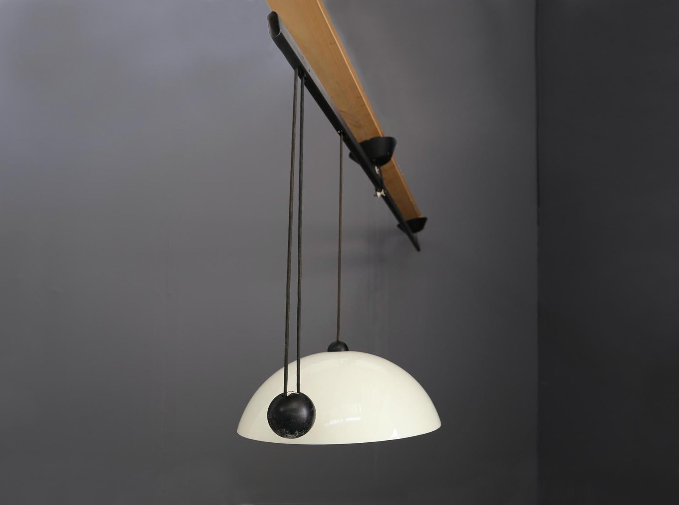 Lampada da parete Vico Magistretti Modello 