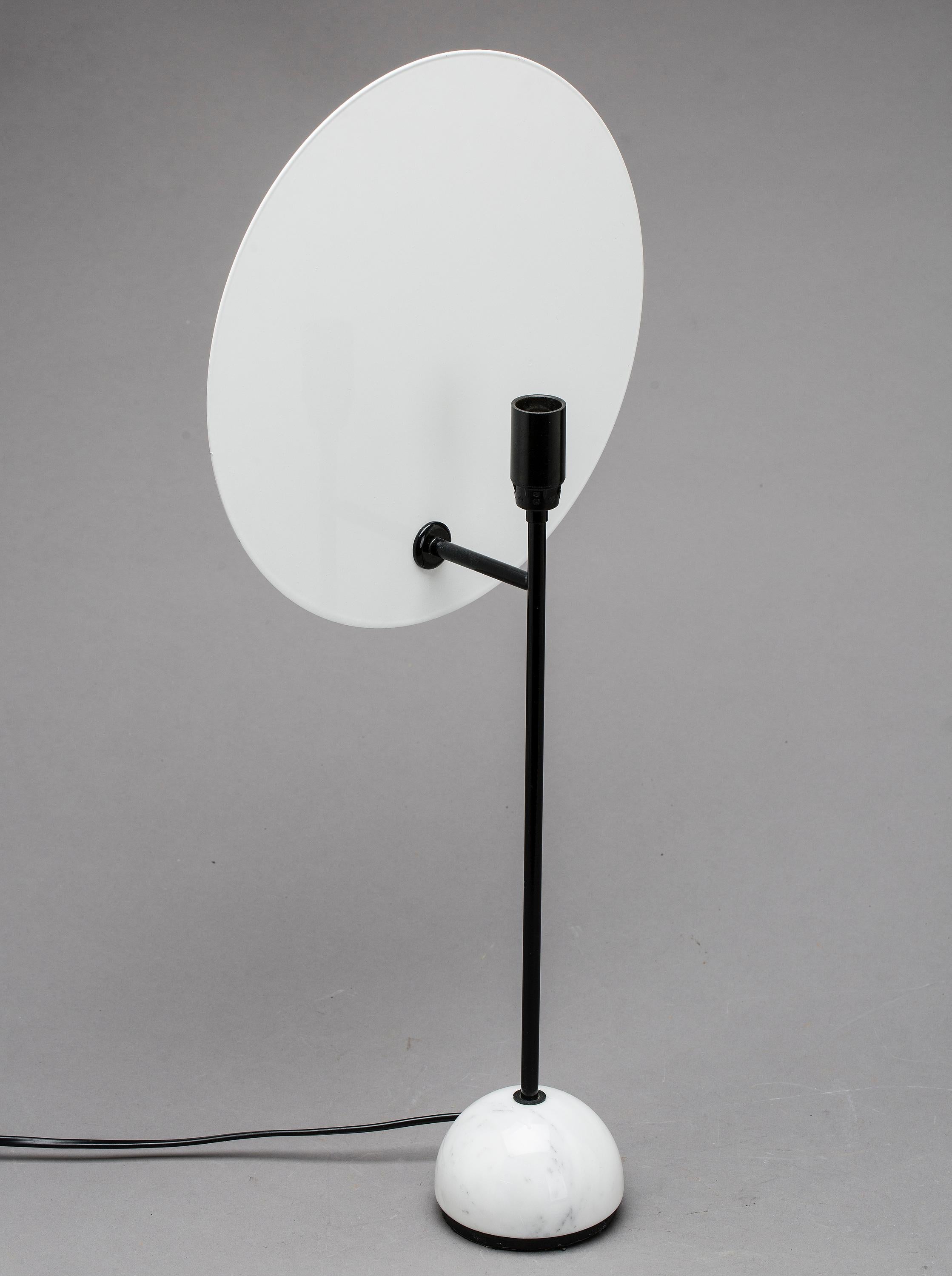 Lampe de table « Kuta » de Vico Magistretti pour Nemo en noir en vente 1