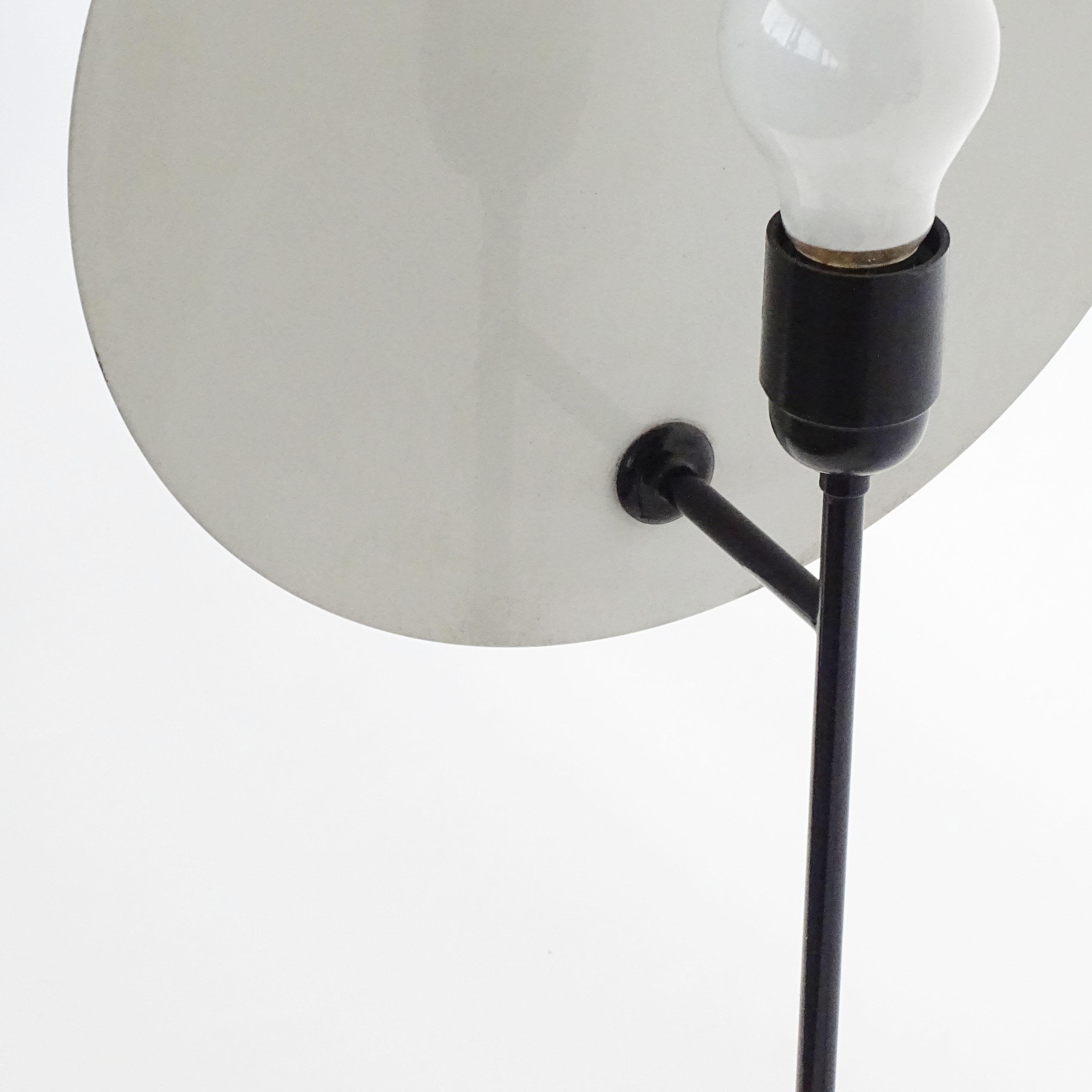 Vico Magistretti Kuta Table Lamp for Oluce, Italy, 1980s In Good Condition For Sale In Milan, IT