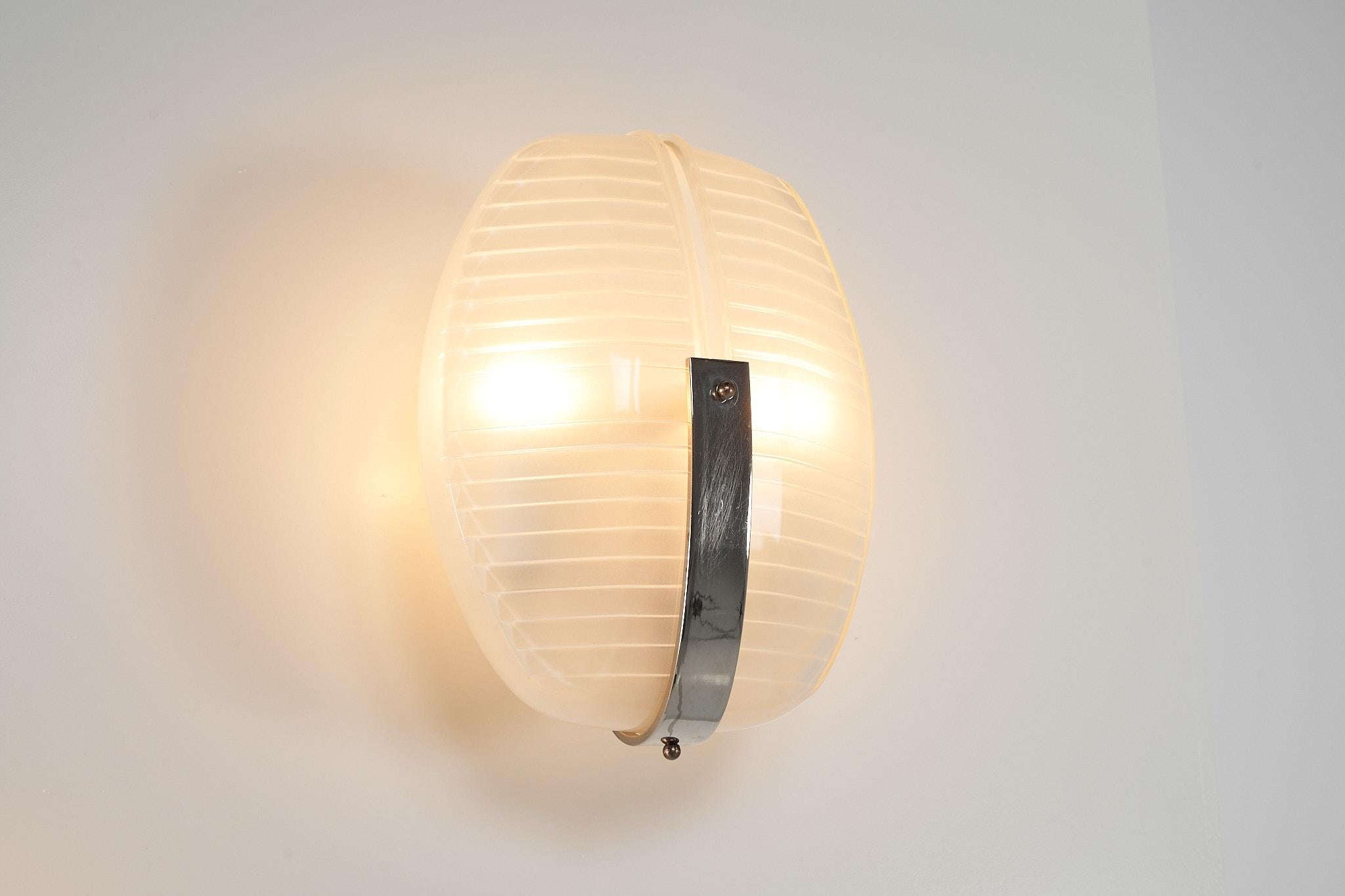 Vico Magistretti Lambda Wall Lamps Artemide 1961 In Good Condition In Roosendaal, Noord Brabant